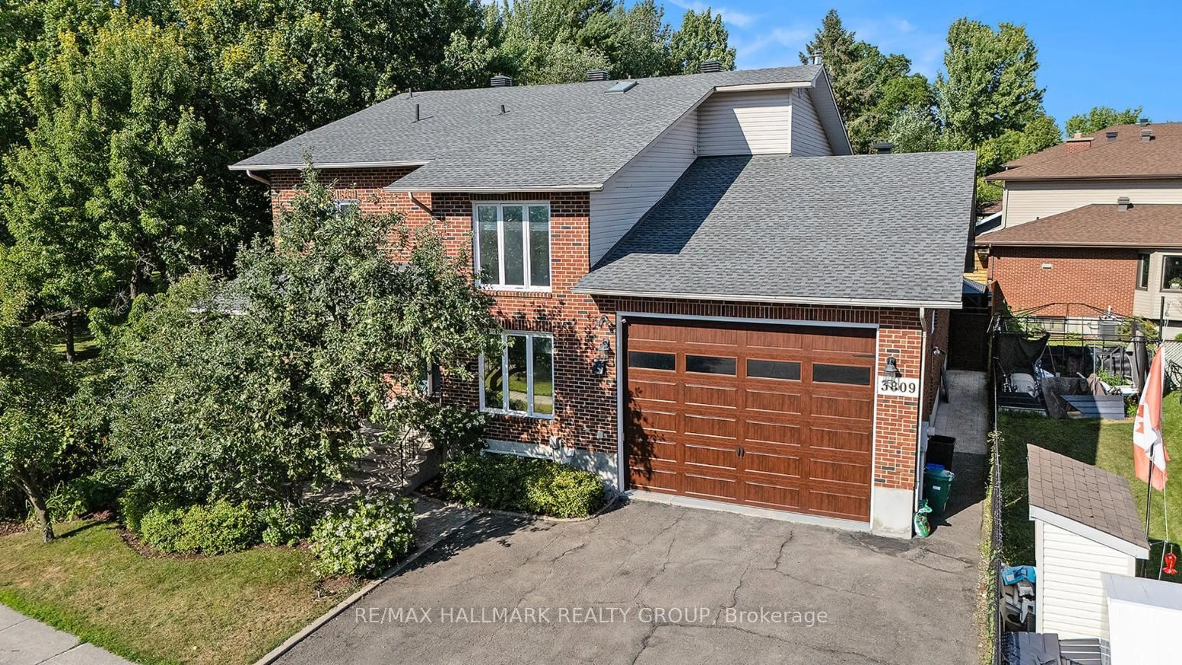 Home with brick exterior material, street for 3809 Alderwood St, Ottawa Ontario K1T 3R3