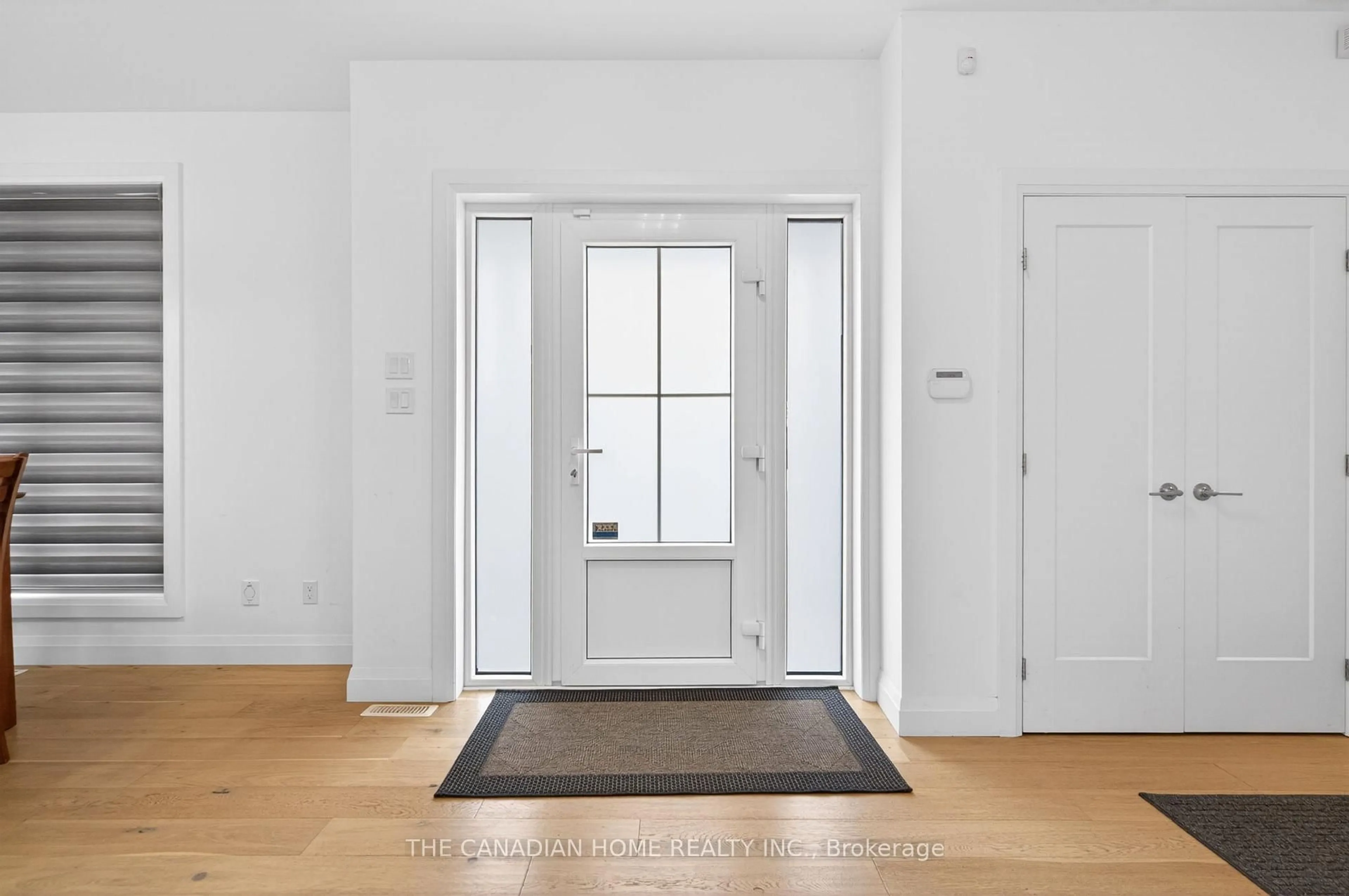 Indoor entryway for 1203 SILVERFOX Dr, London North Ontario N6G 0V8