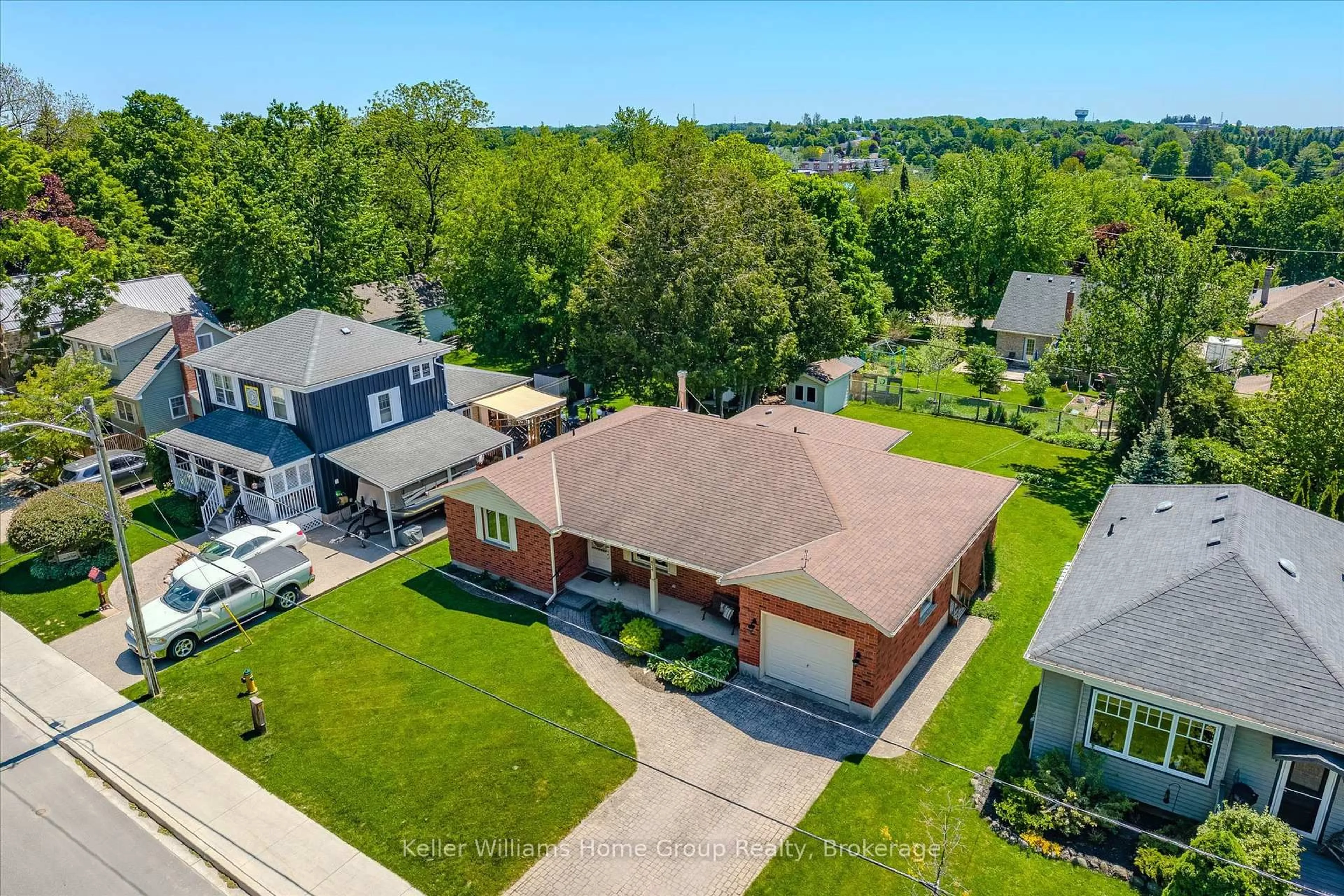A pic from outside/outdoor area/front of a property/back of a property/a pic from drone, street for 434 St George St, Centre Wellington Ontario N1M 1K8