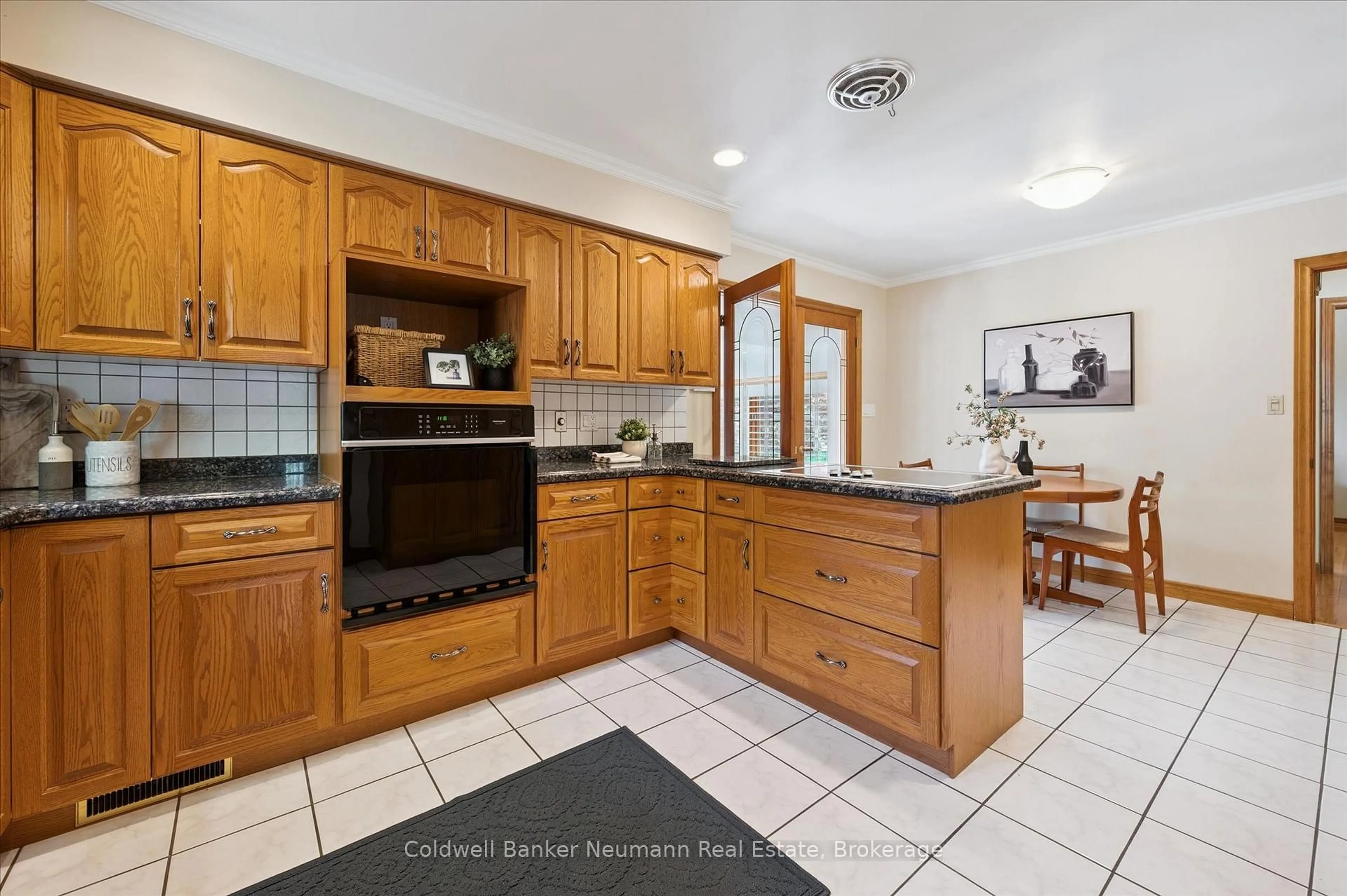 Standard kitchen, ceramic/tile floor for 9 Ottawa Cres, Guelph Ontario N1E 2A4