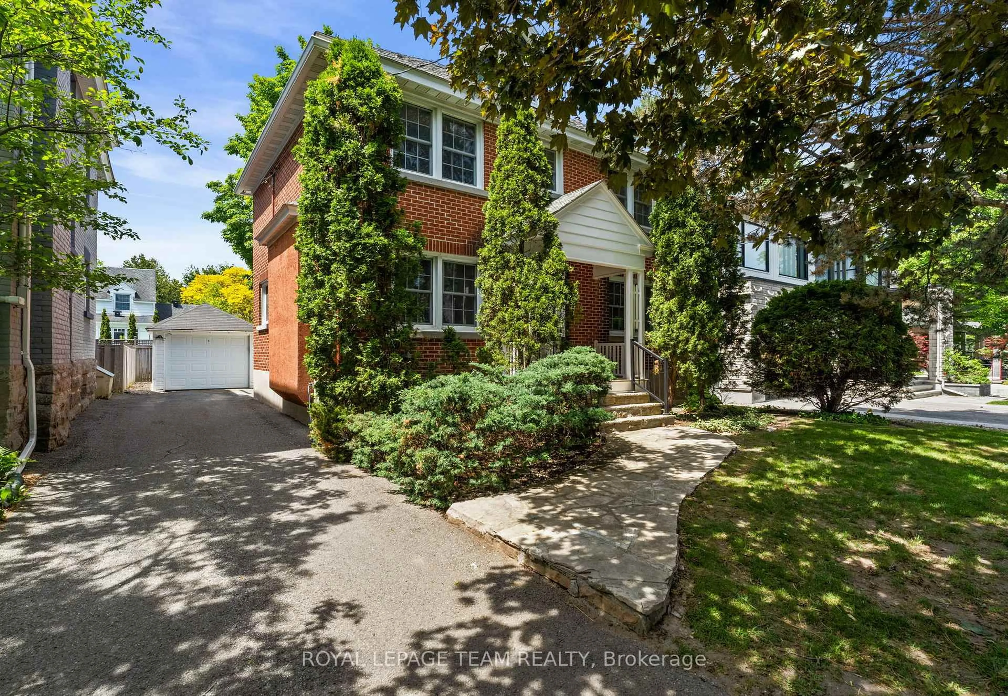 Unknown for 568 Golden Ave, Ottawa Ontario K2A 2E9