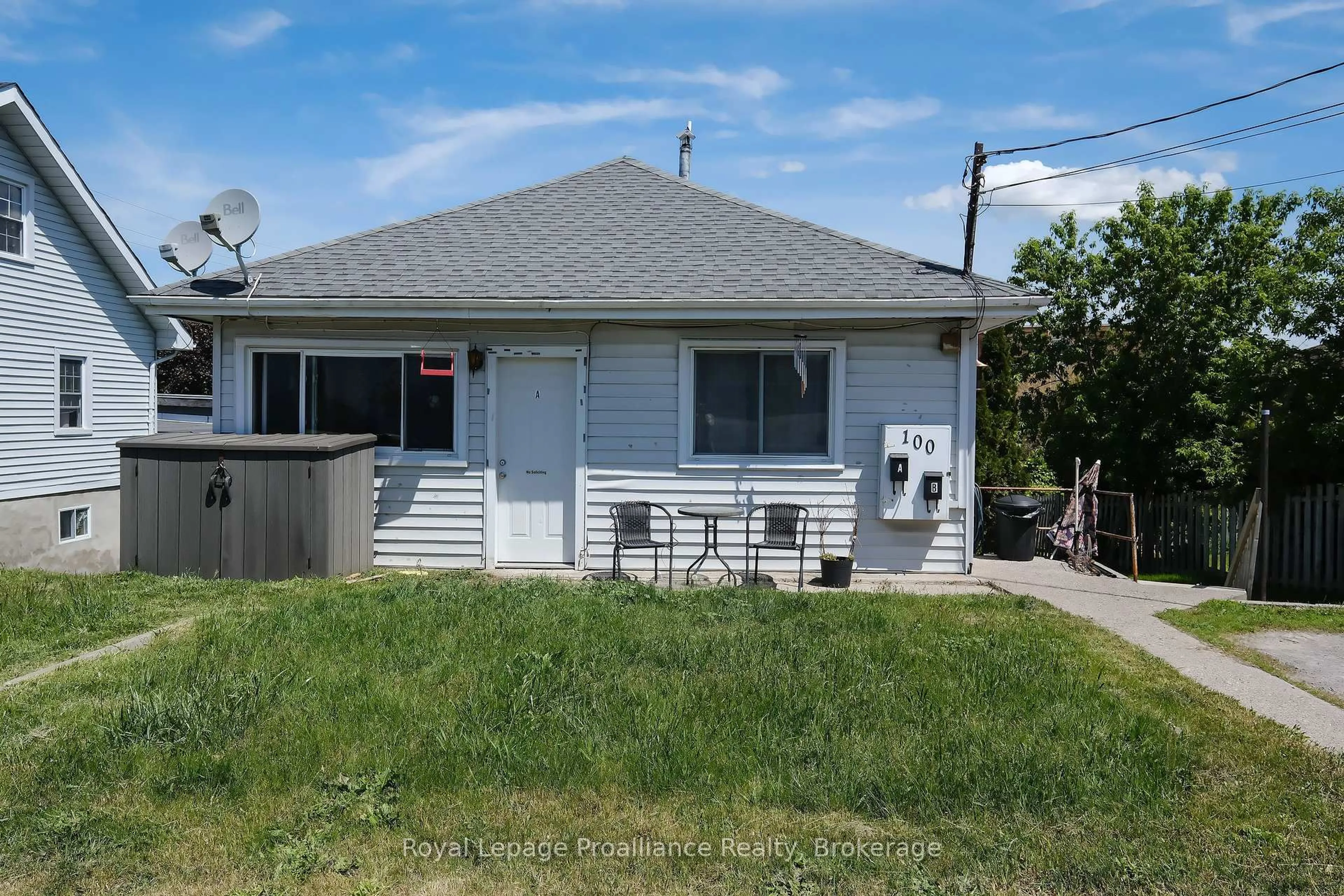 Home with vinyl exterior material, street for 100 Crown St, Quinte West Ontario K8V 1P4