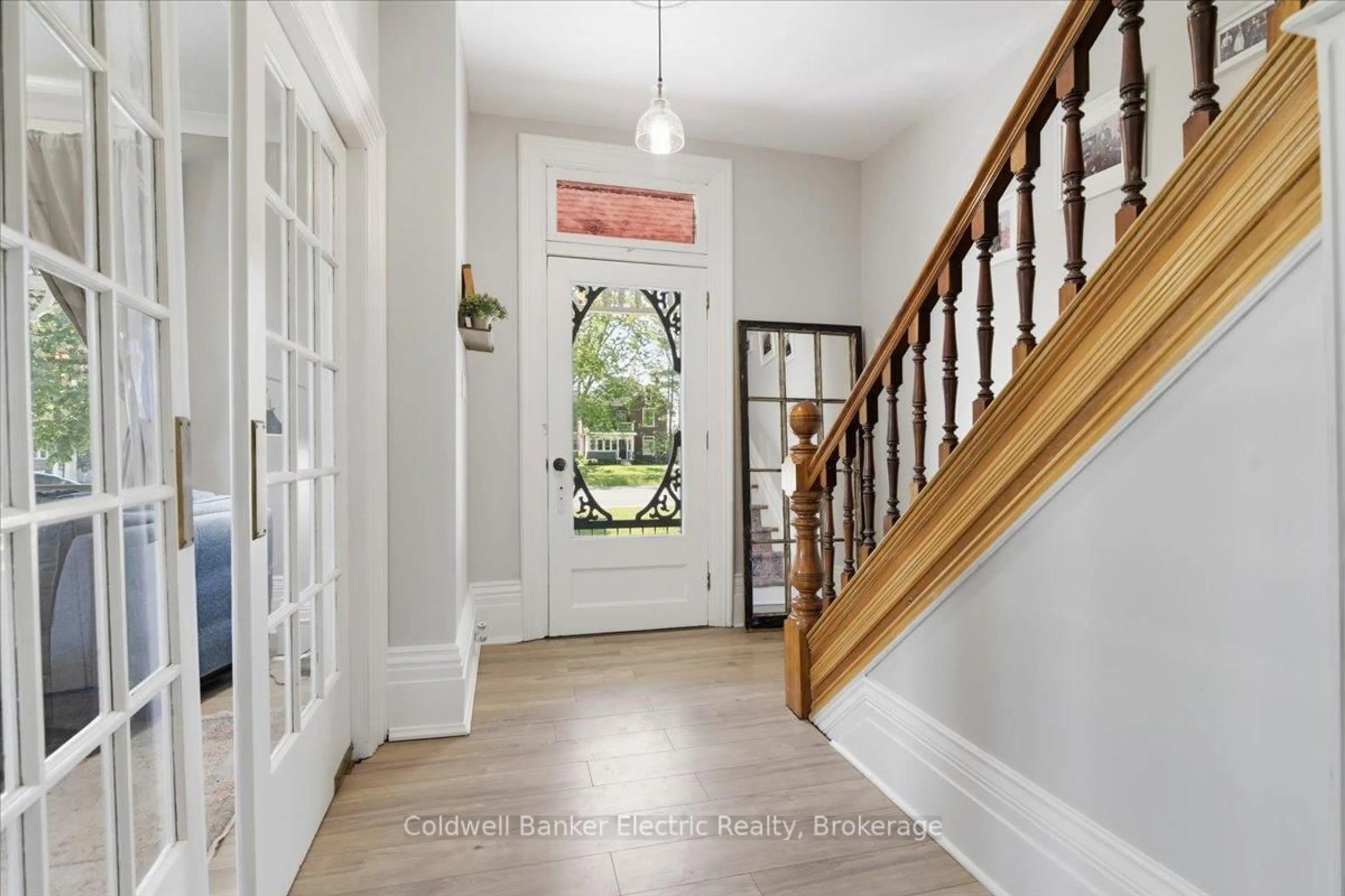 Indoor entryway for 3202 County 2 Rd, Otonabee-South Monaghan Ontario K0L 2G0