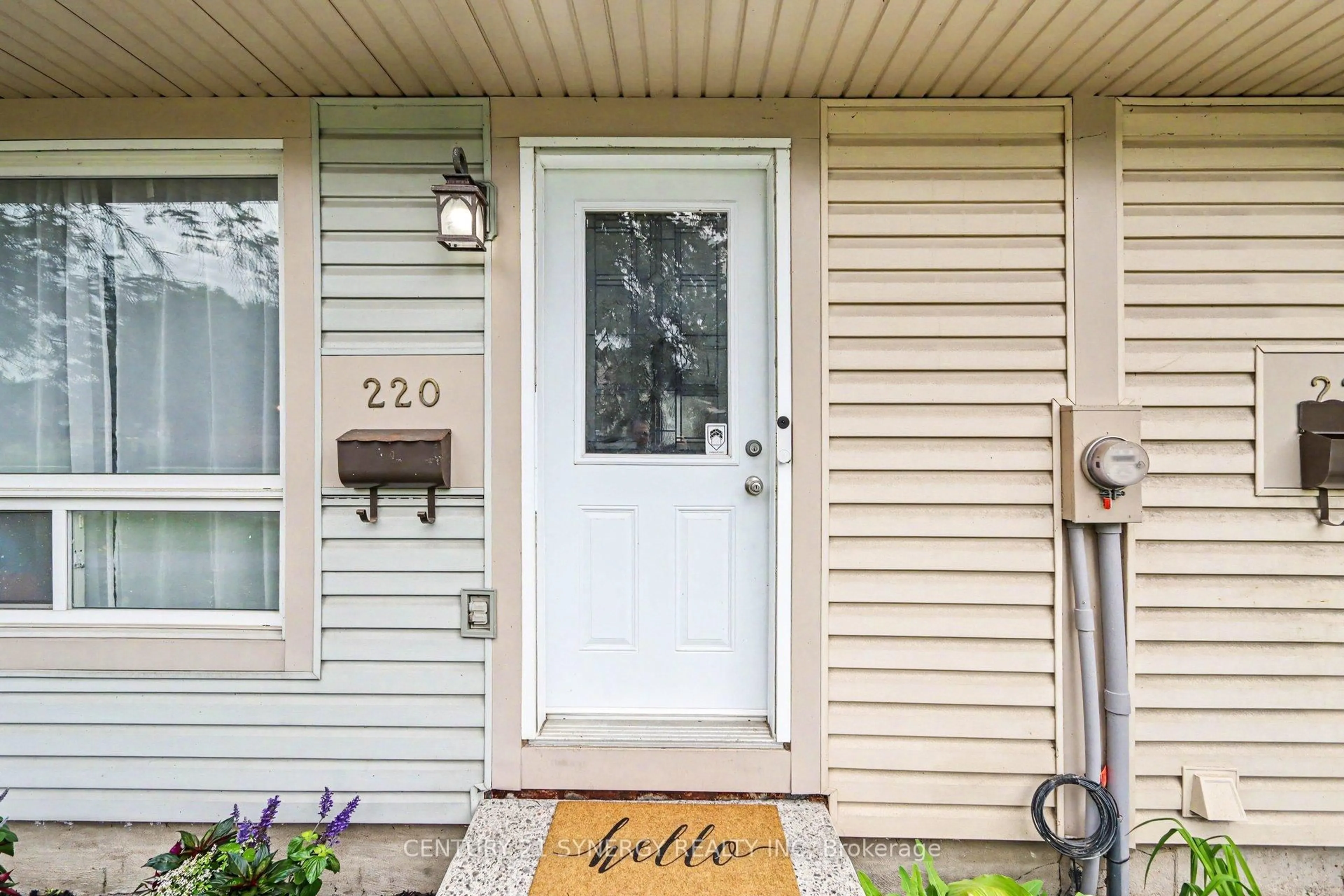 Indoor entryway for 220 MILLROAD Way, Orleans Ontario K1E 2C9