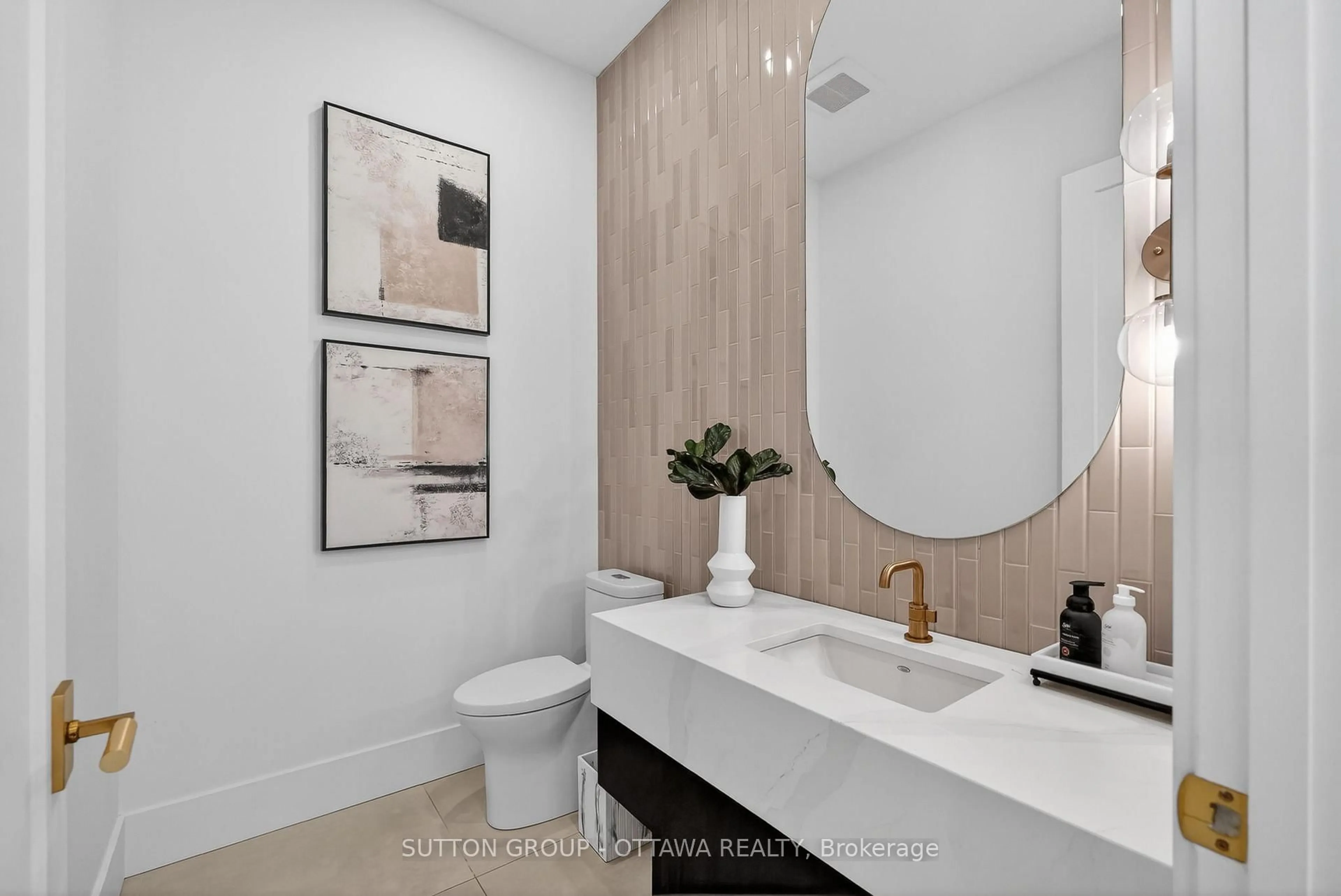 Contemporary bathroom, ceramic/tile floor for 1533 Rosebella Ave, Ottawa Ontario K1T 1G6