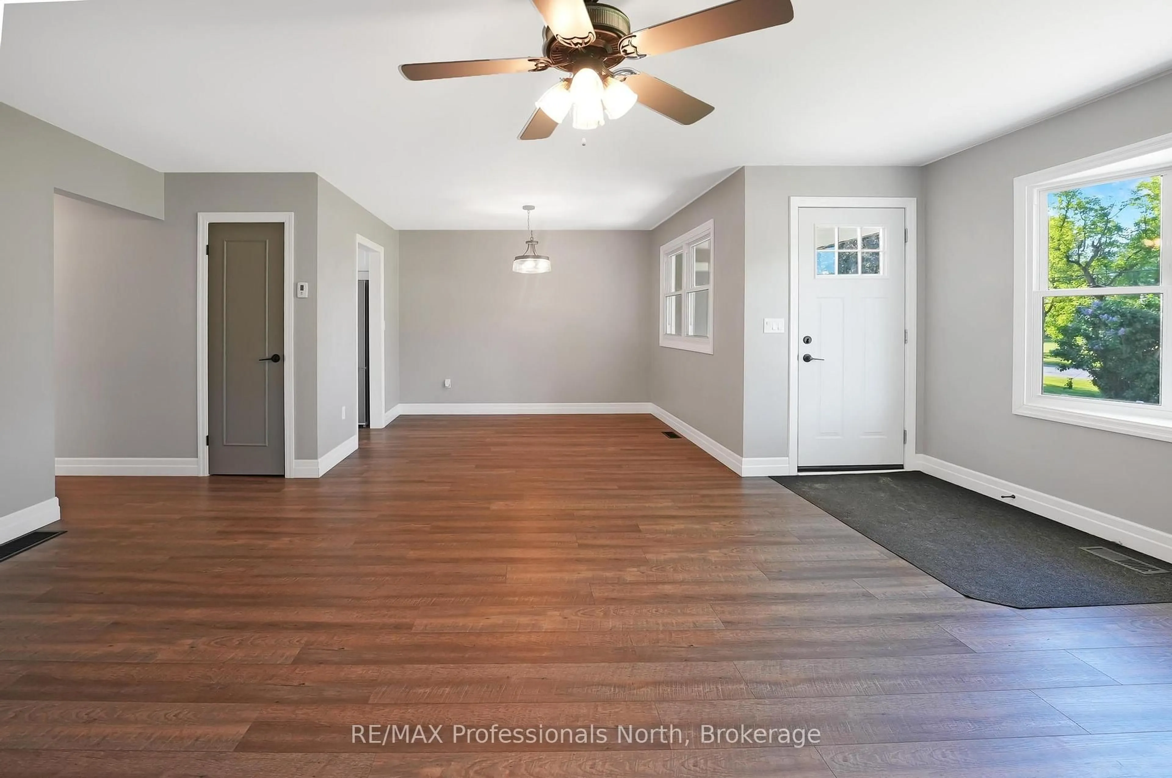 A pic of a room for 162 Hillside Dr, Kawartha Lakes Ontario K0M 1C0