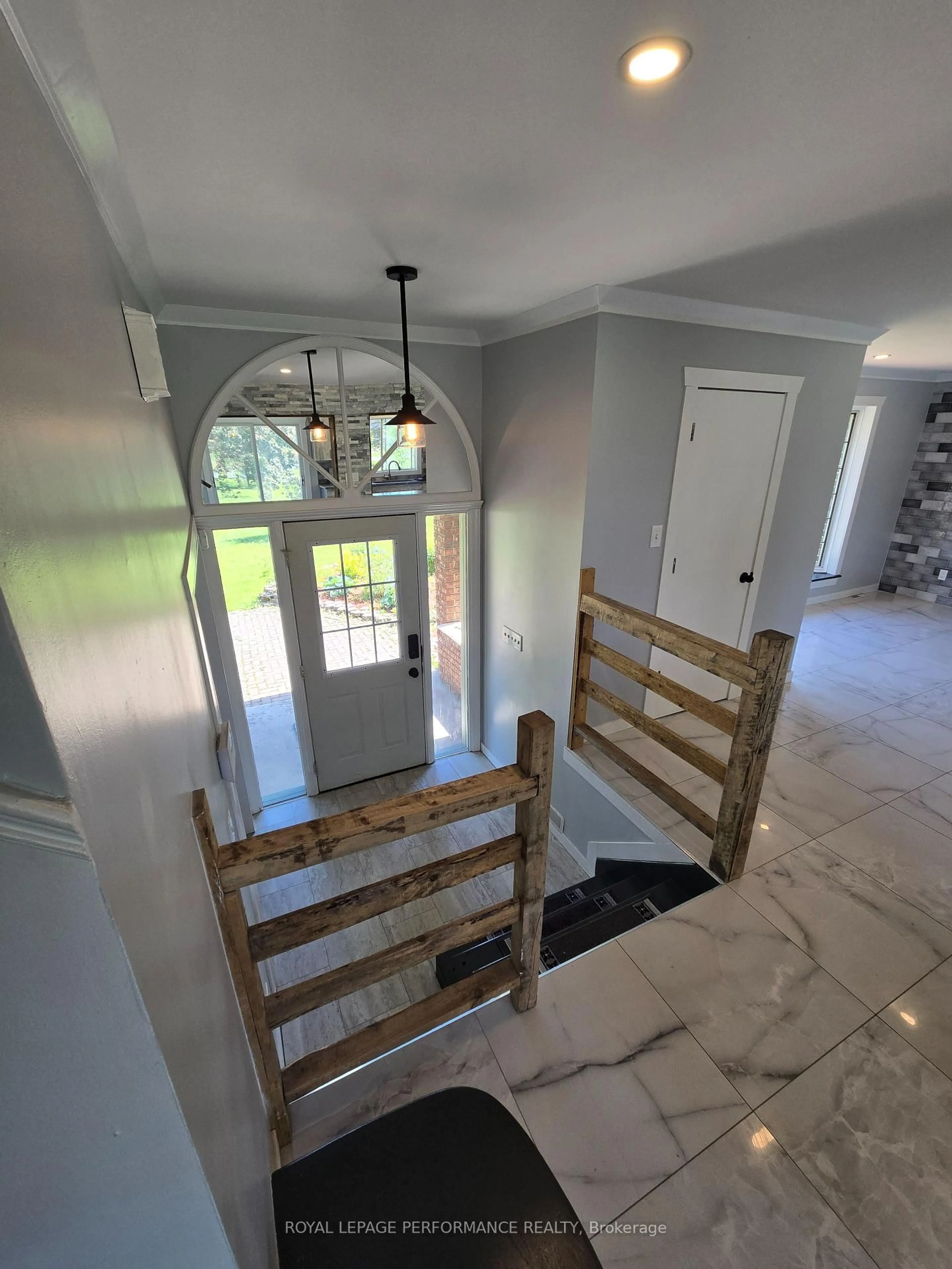 Indoor entryway for 3494 Marydale Ave, South Stormont Ontario K6K 1N9