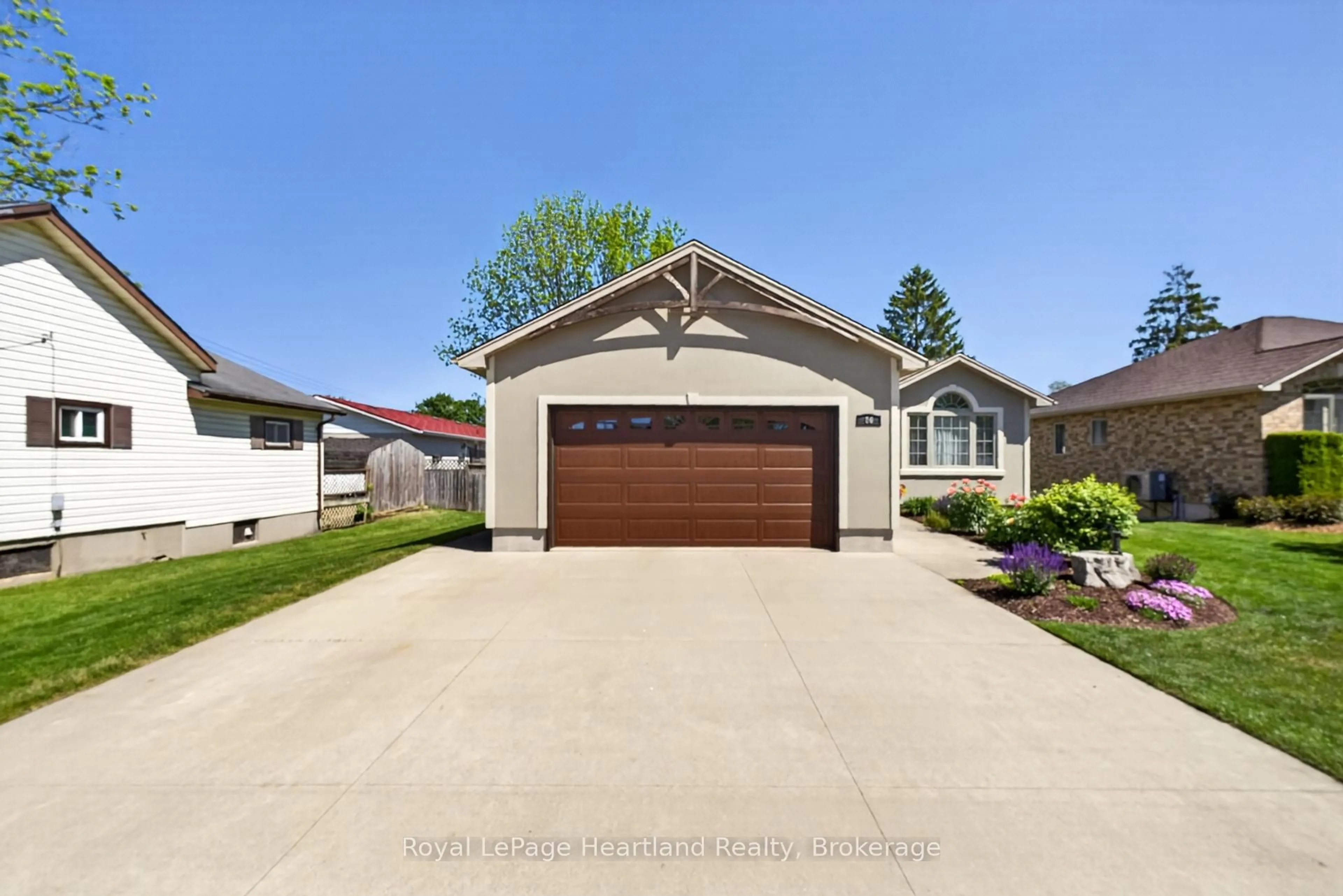 Unknown for 86 Huron St, South Huron Ontario N0M 1S2