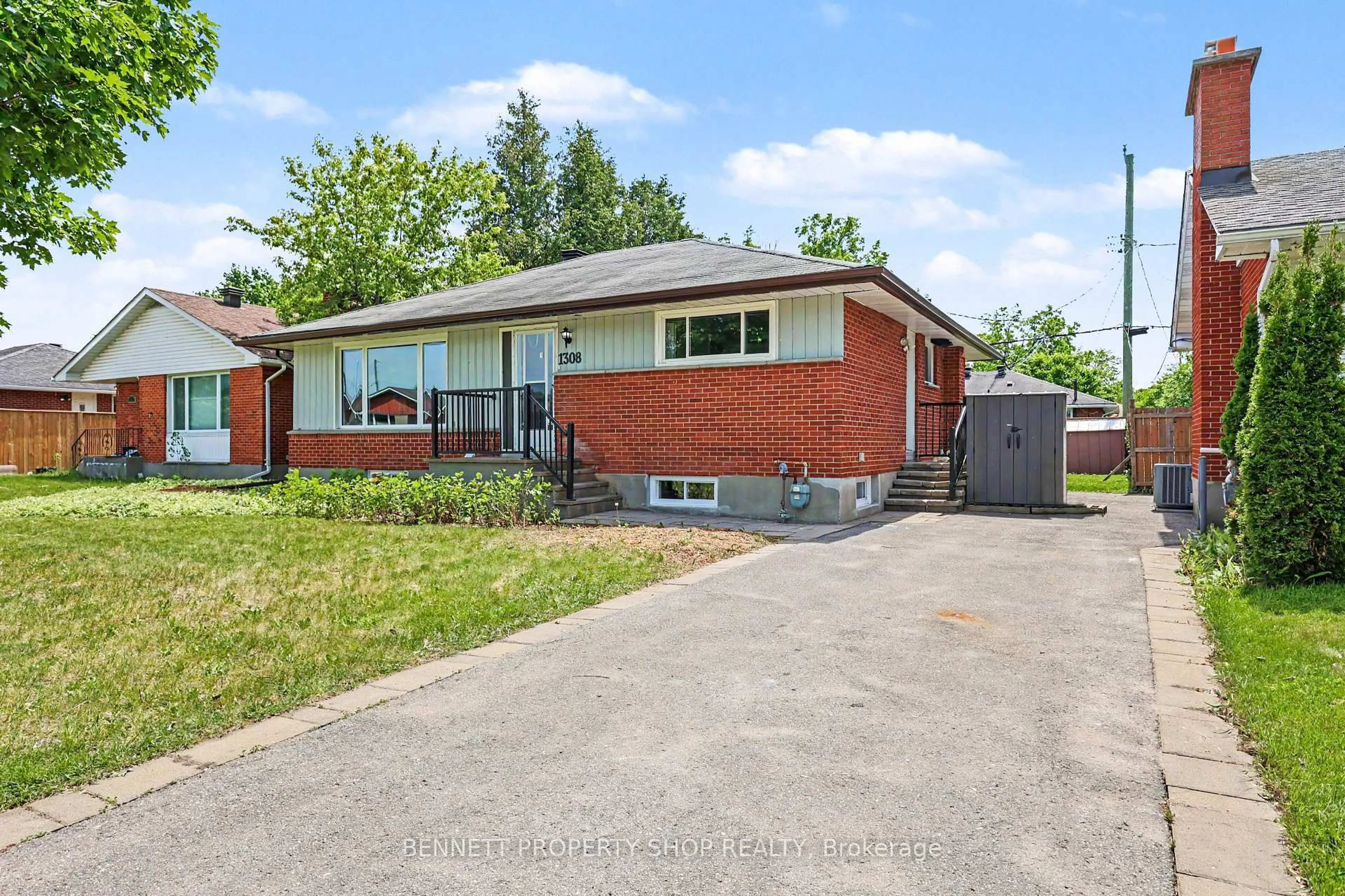 Home with brick exterior material, street for 1308 Rustic Dr, Ottawa Ontario K2C 2Y1