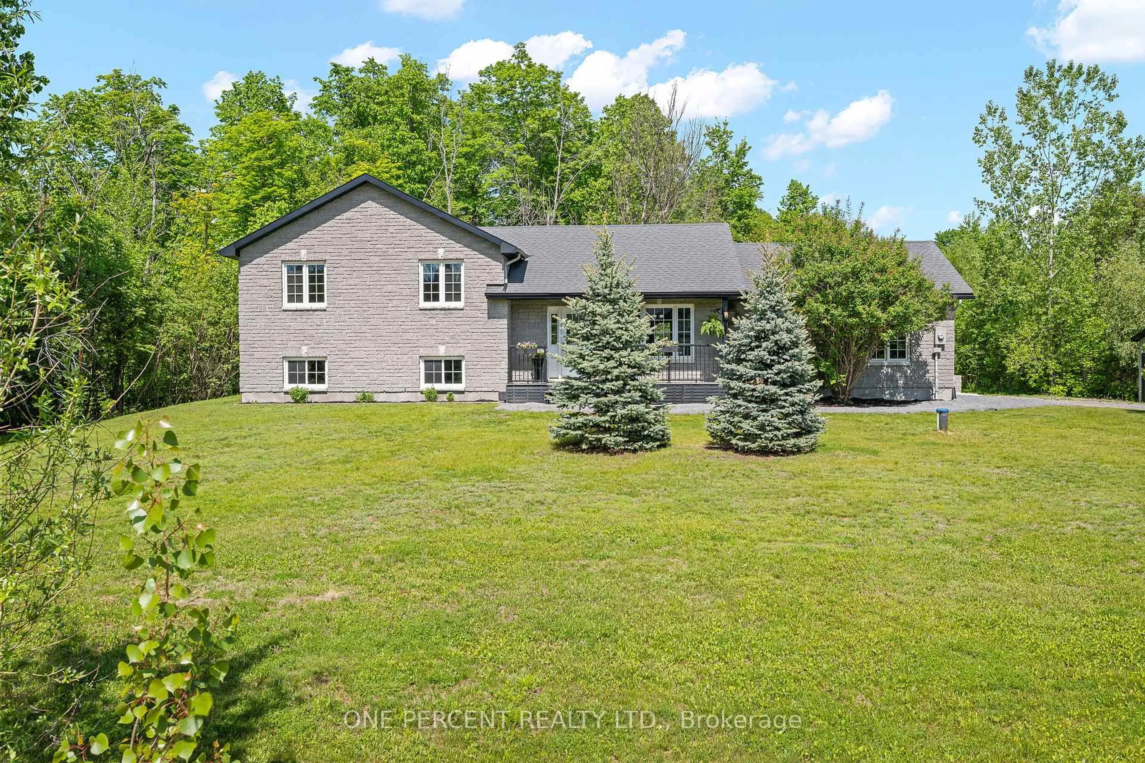 A pic from outside/outdoor area/front of a property/back of a property/a pic from drone, unknown for 42 Stonewalk Dr, North Grenville Ontario K0G 1J0