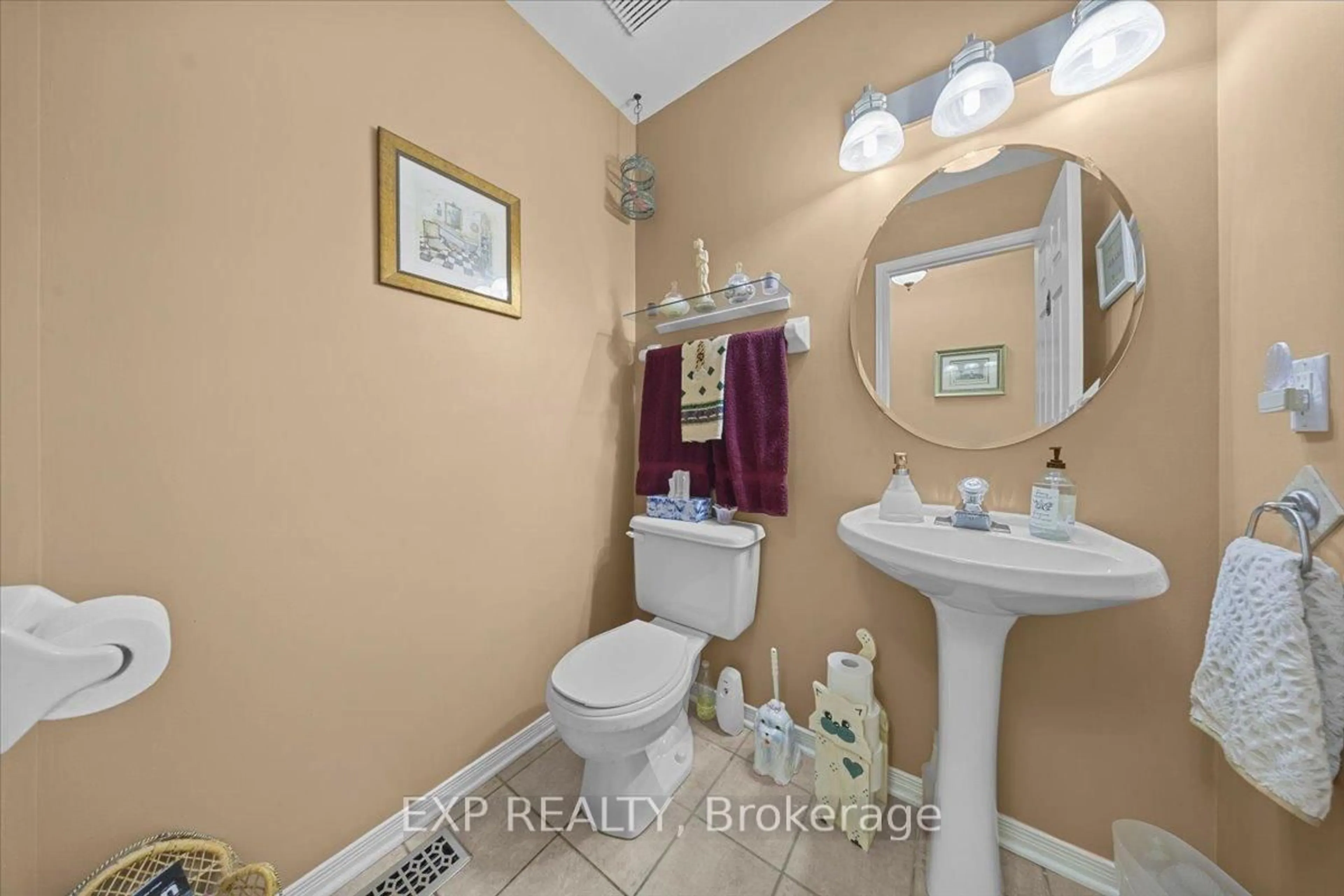 Standard bathroom, ceramic/tile floor for 494 Lawler Cres, Ottawa Ontario K4A 3Y4