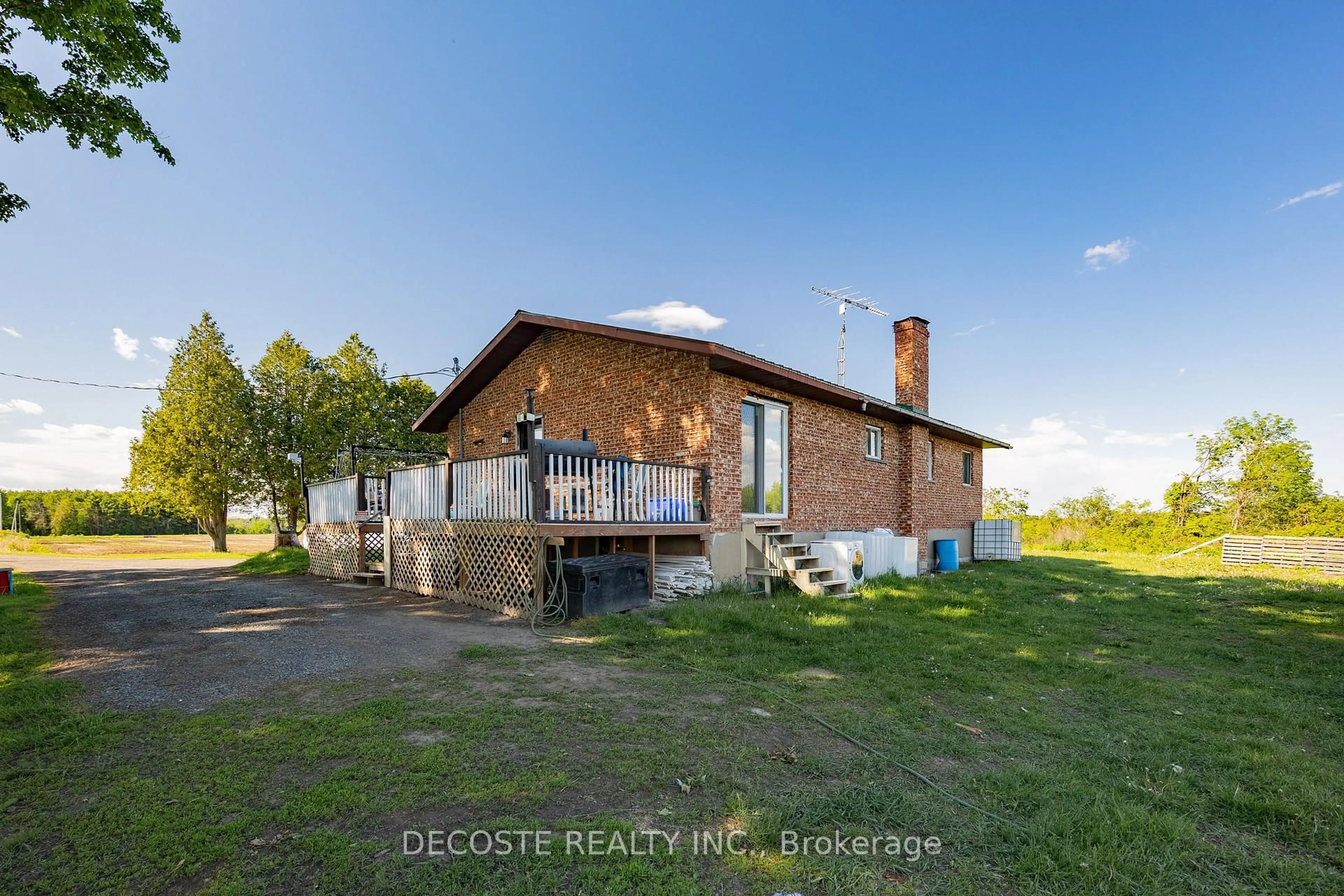 A pic from outside/outdoor area/front of a property/back of a property/a pic from drone, building for 19914 Kenyon Concession 6 Rd, North Glengarry Ontario K0C 1A0
