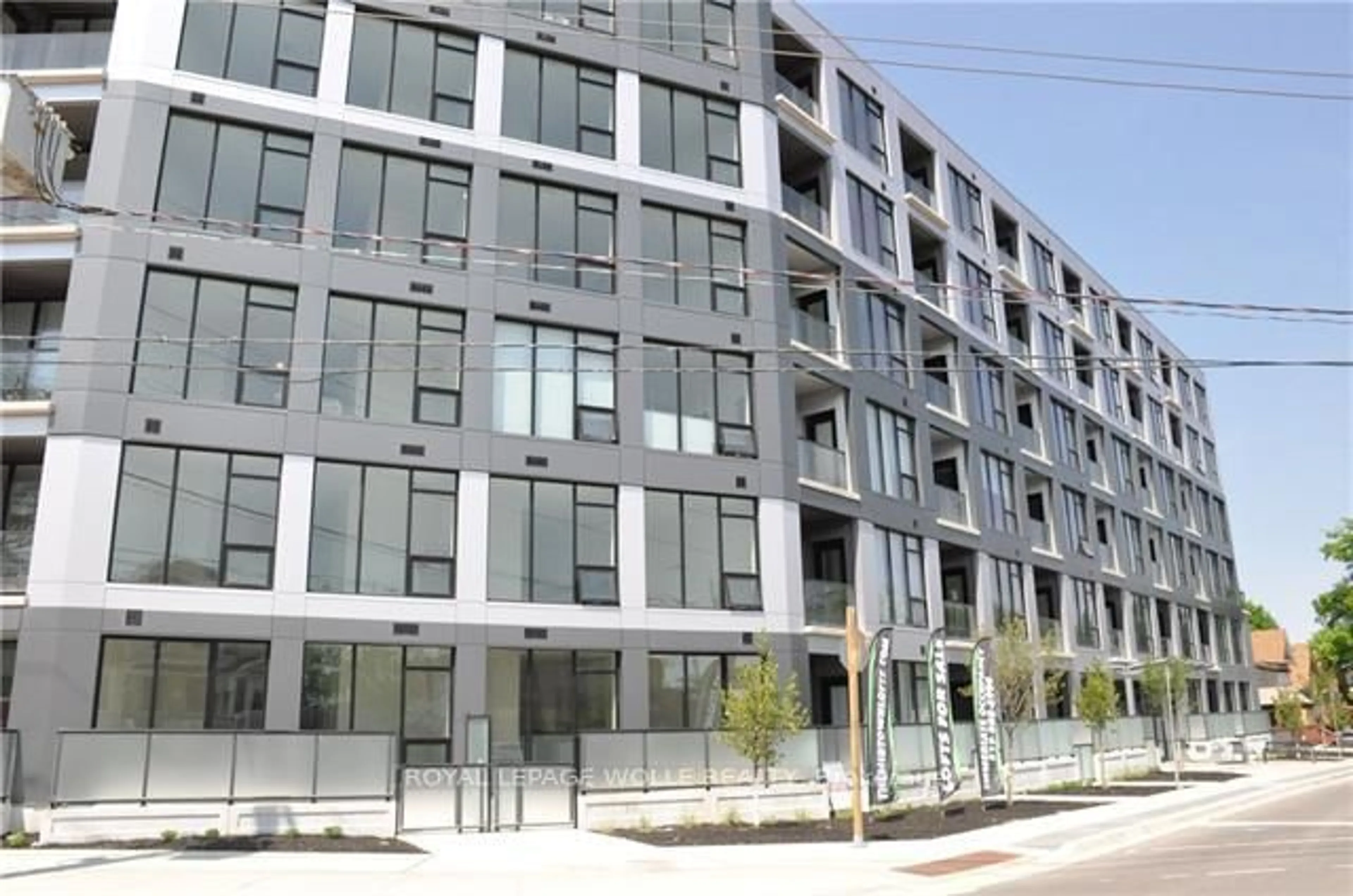 Patio, building for 690 King St #116, Kitchener Ontario N2G 0B9