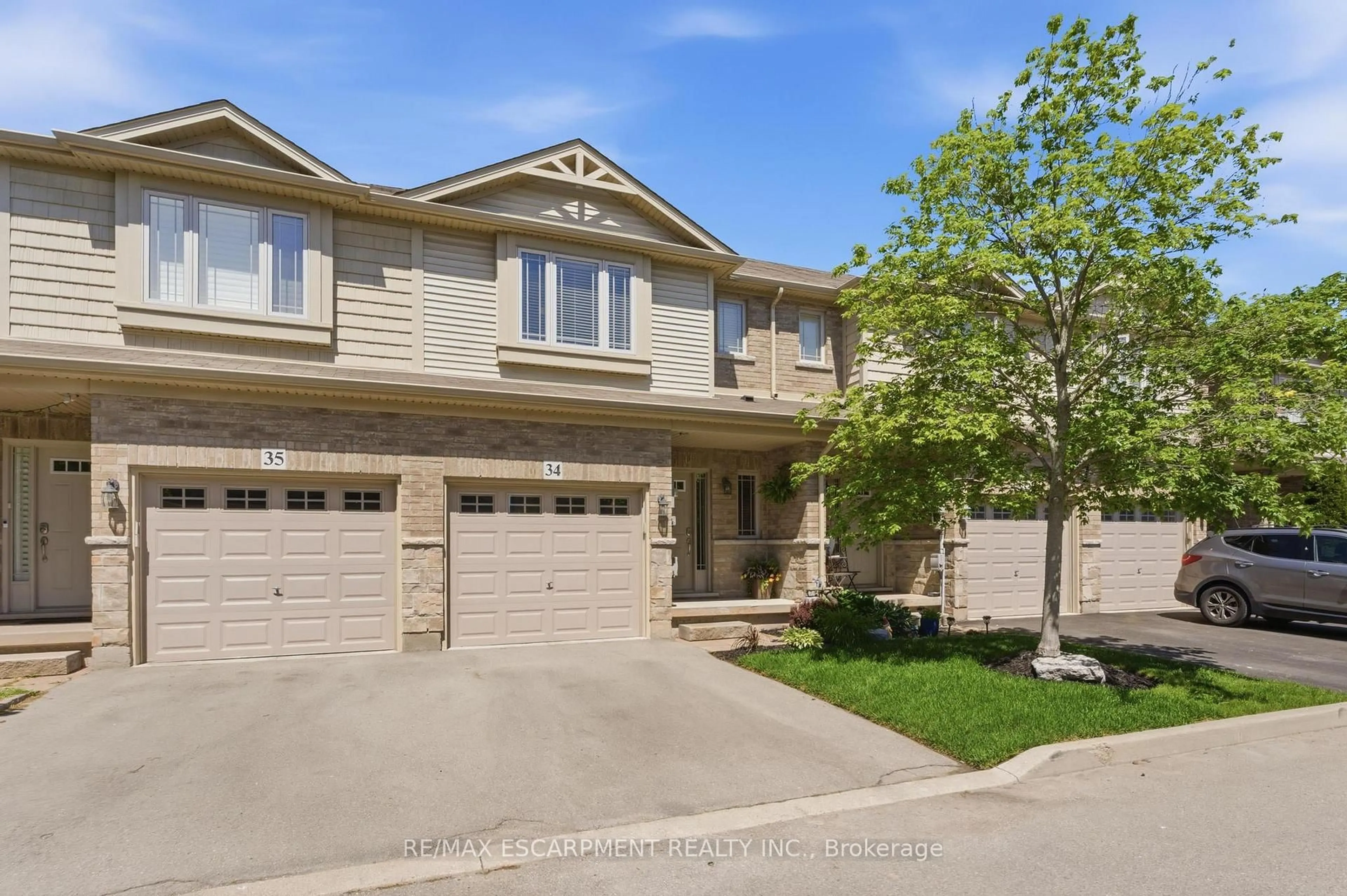 Home with brick exterior material, street for 6 Chestnut Dr #34, Grimsby Ontario L3M 0C4