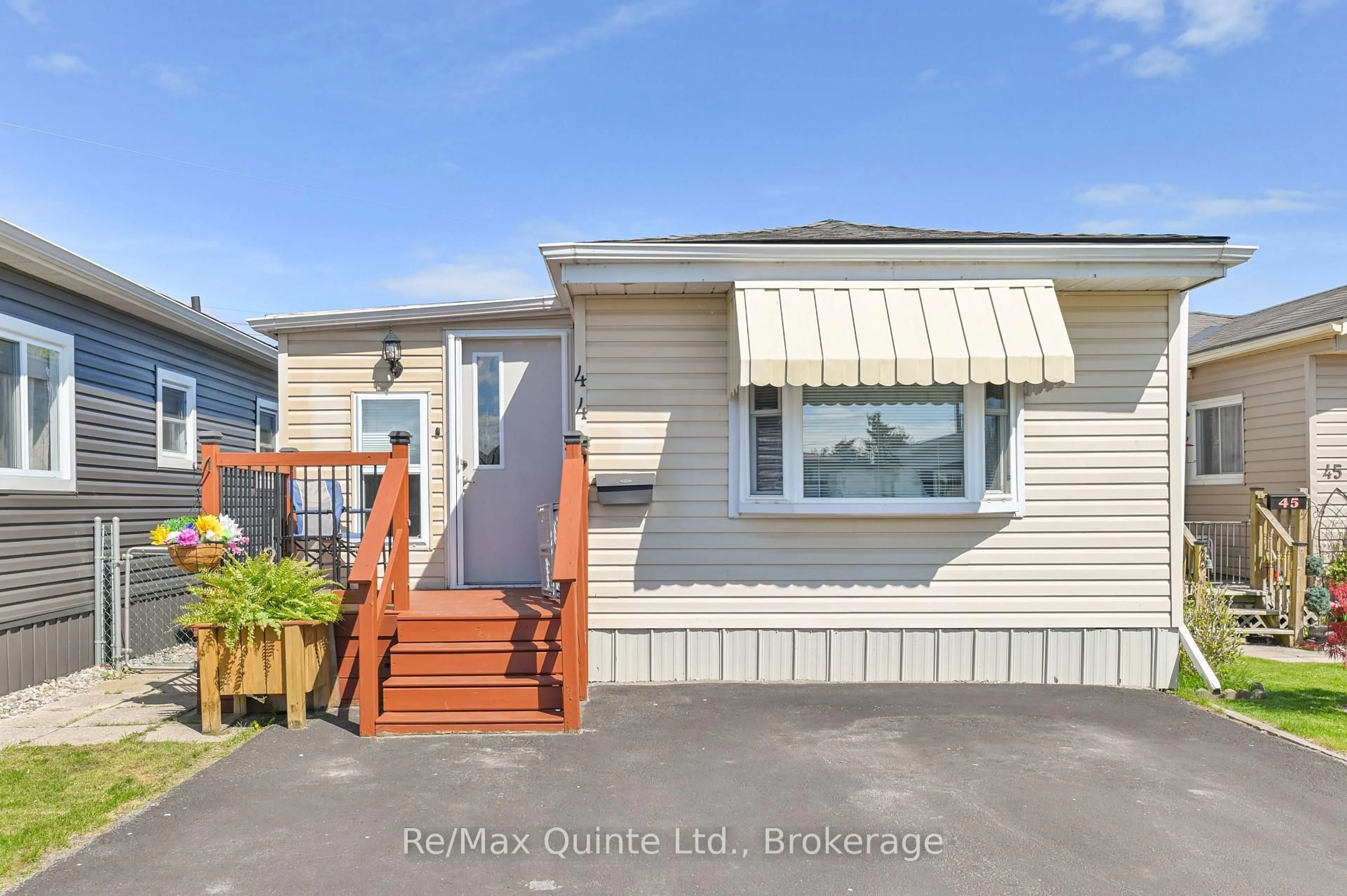 Home with vinyl exterior material, street for 311 Dundas St #44, Quinte West Ontario K8V 1M1