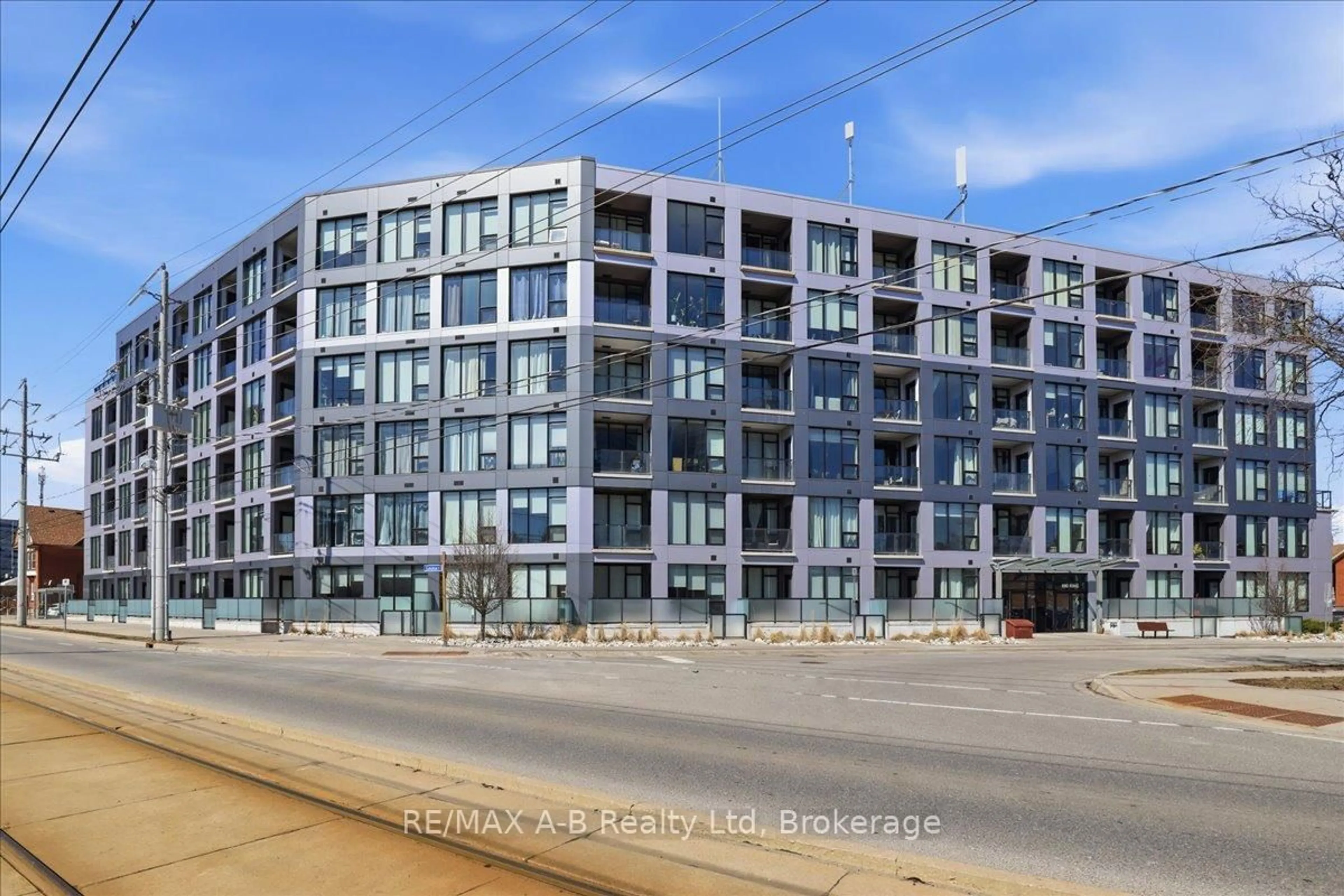 Unknown for 690 King St #214, Kitchener Ontario N2G 0B9
