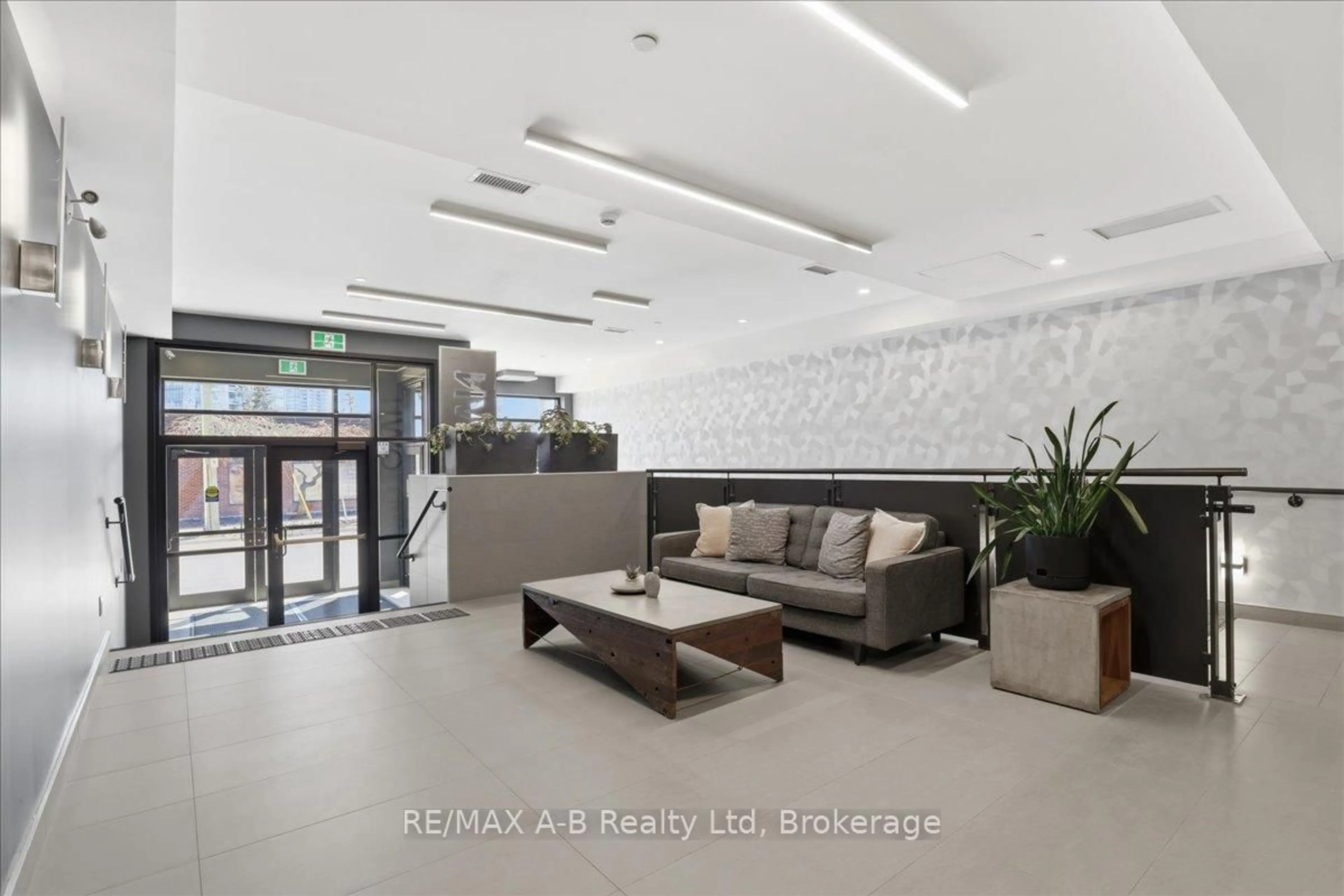 Lobby for 690 King St #214, Kitchener Ontario N2G 0B9