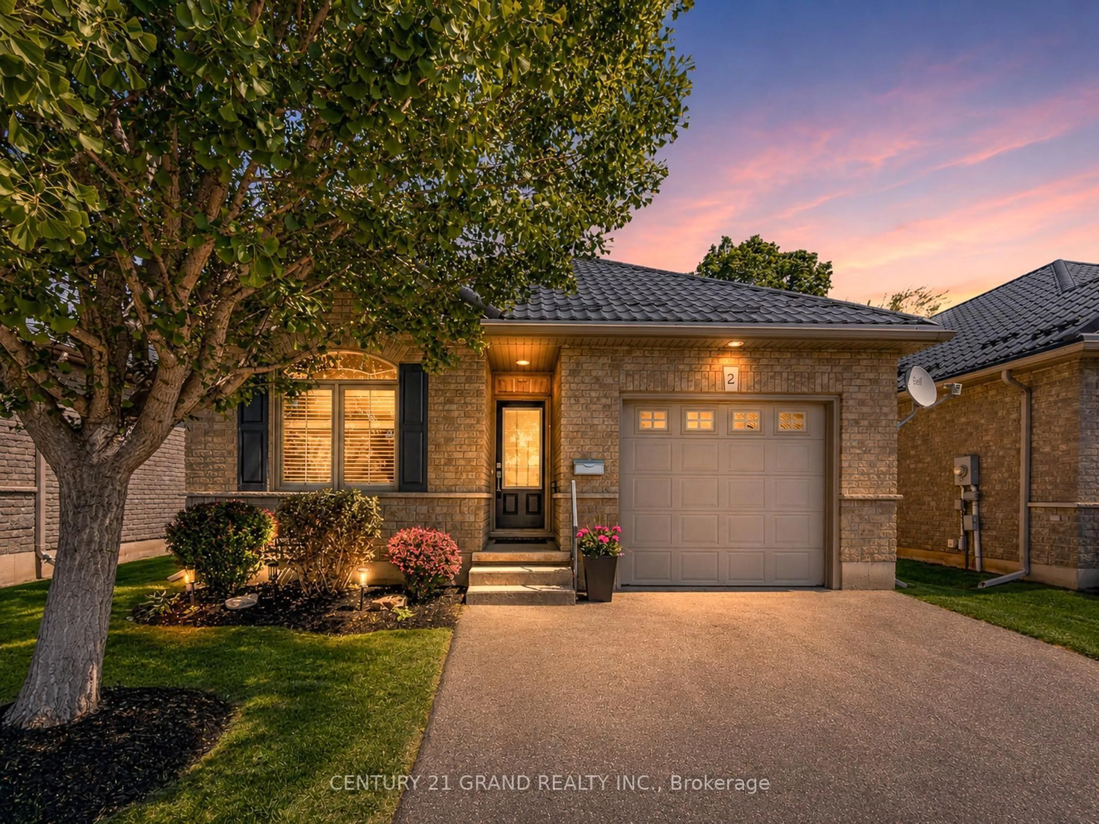 Home with brick exterior material, street for 95 North Park #2, Brantford Ontario N3R 4K2