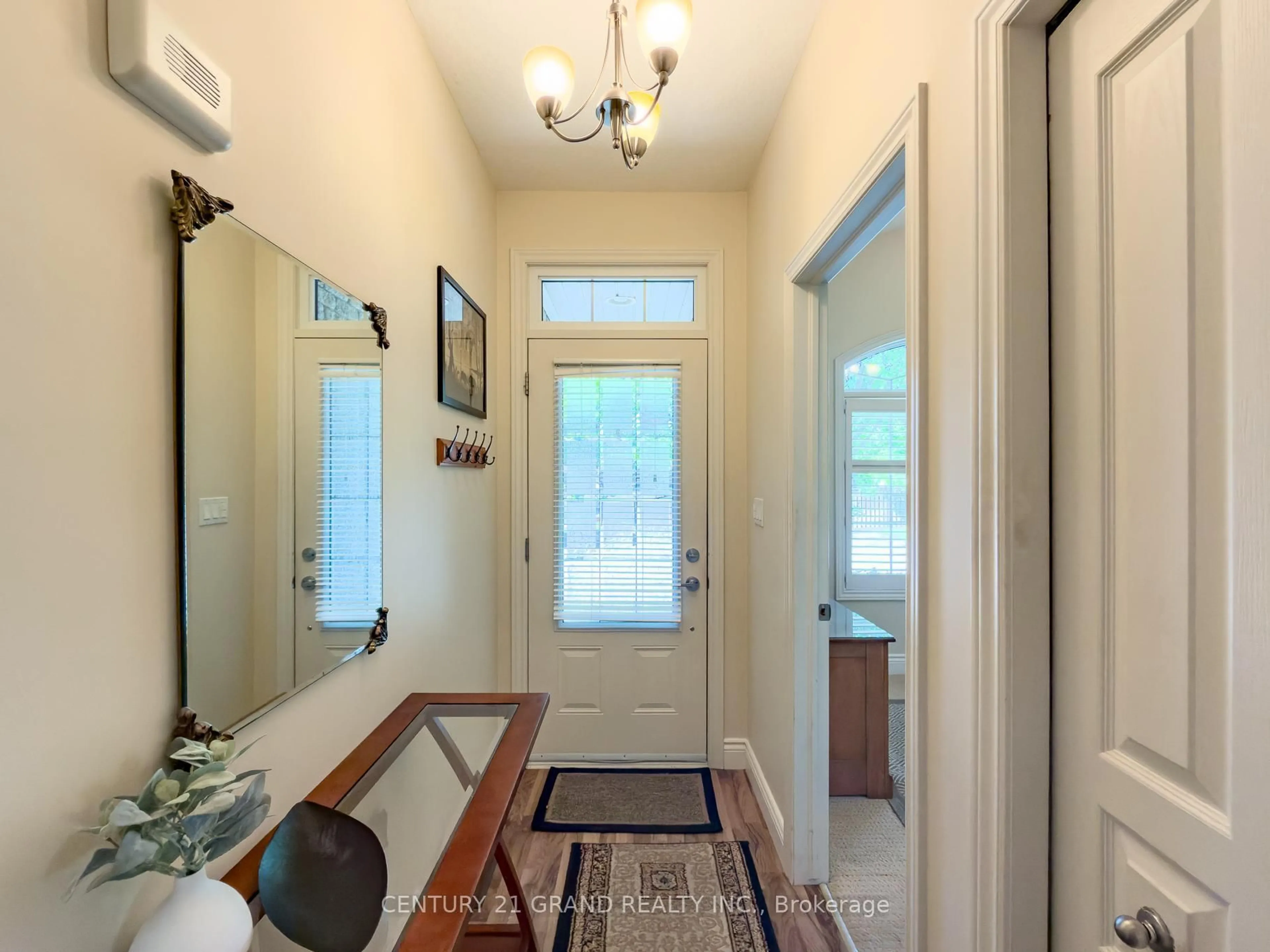 Indoor entryway for 95 North Park #2, Brantford Ontario N3R 4K2