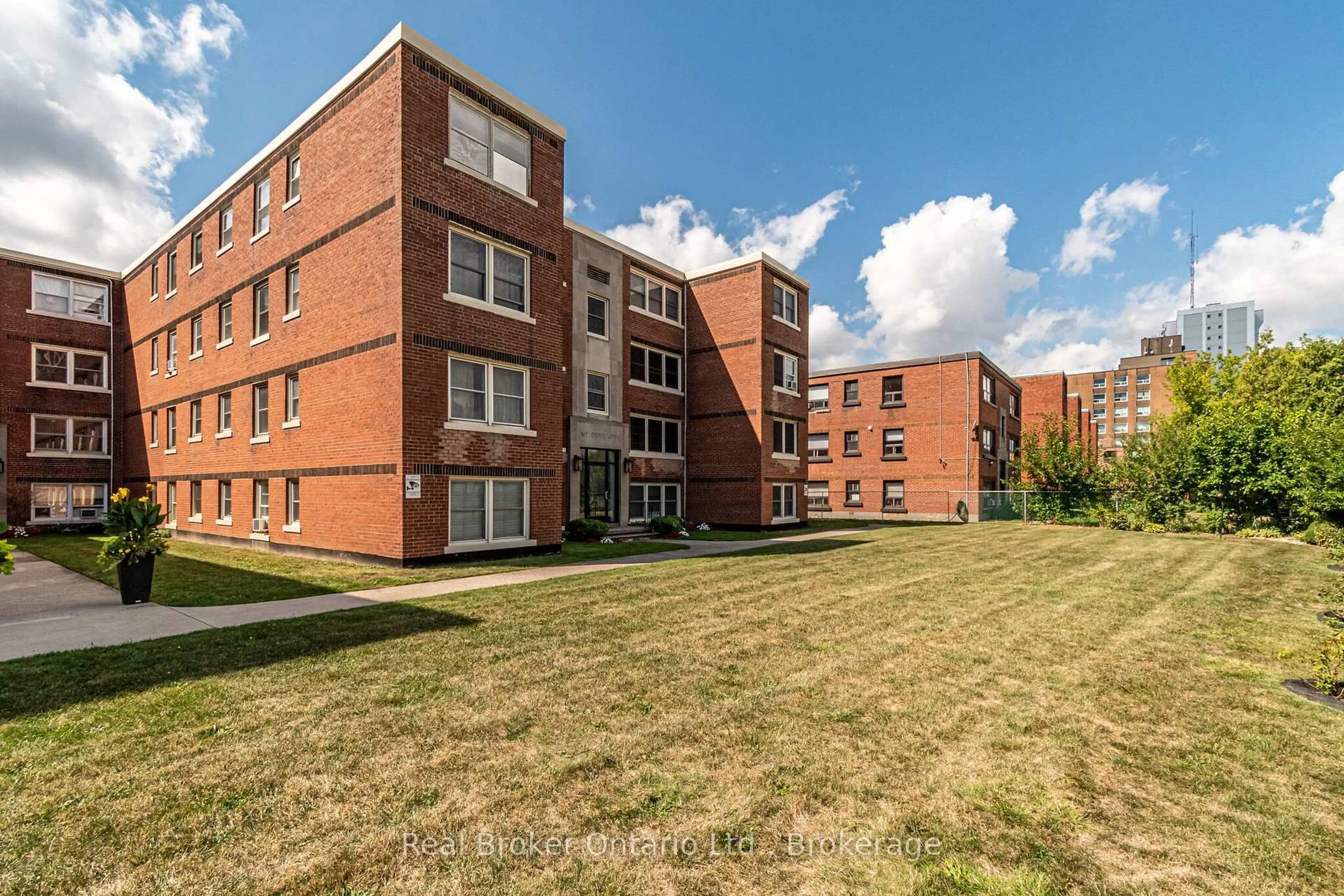 Unknown for 5 East 36th St #3A, Hamilton Ontario L8V 3Y6