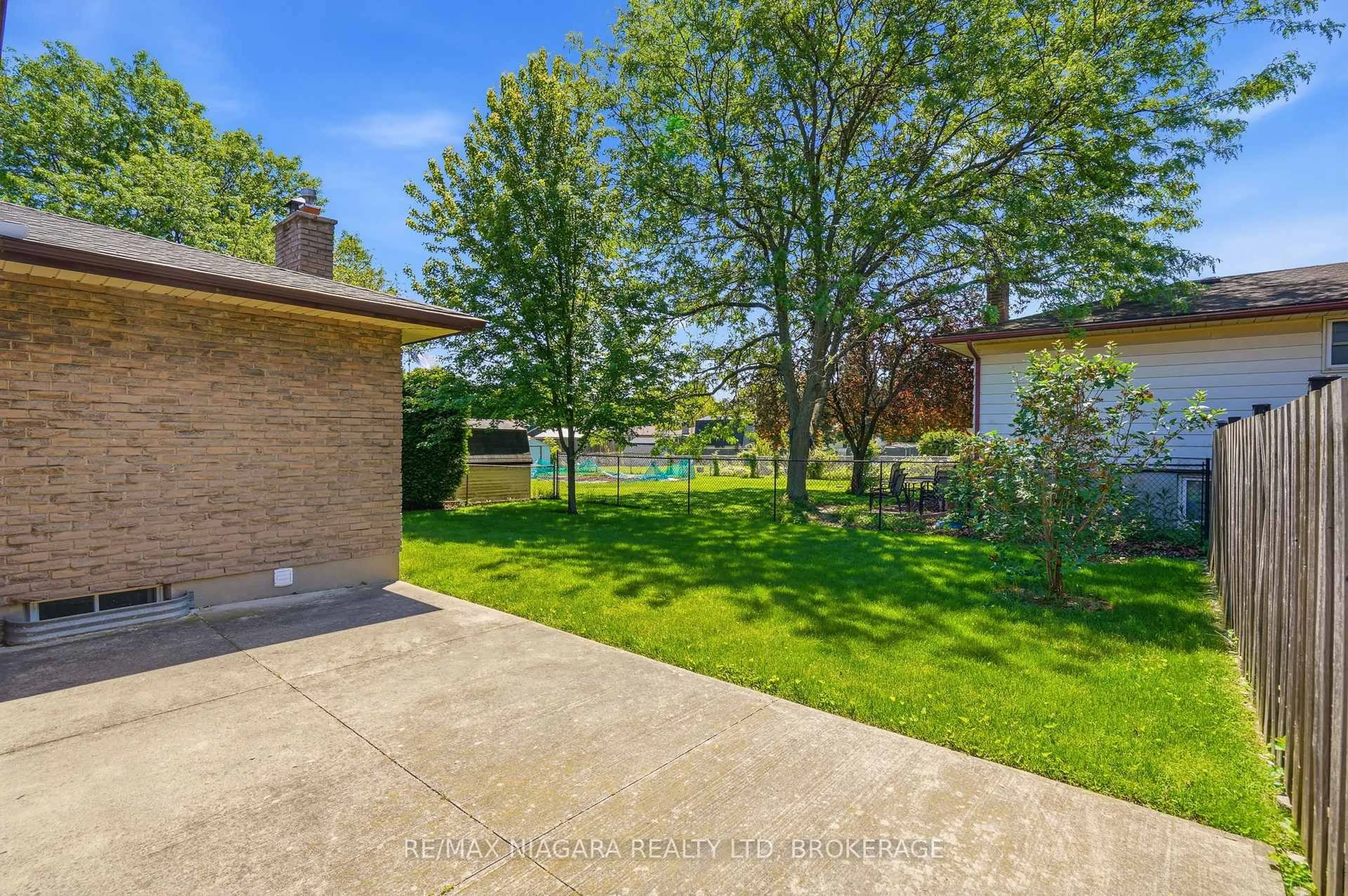 Patio, water/lake/river/ocean view for 5630 Levine St, Niagara Falls Ontario L2J 3M7