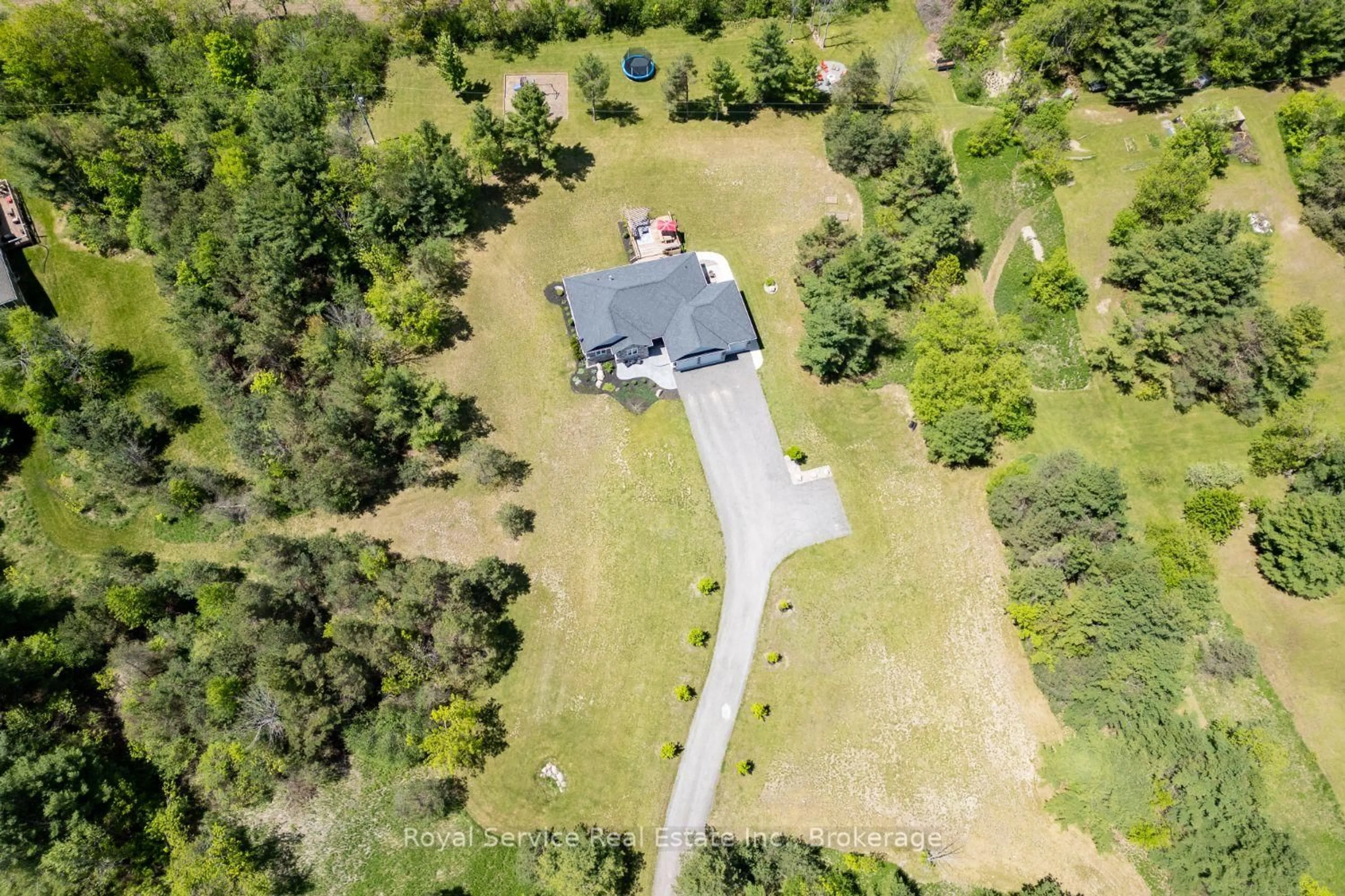 A pic from outside/outdoor area/front of a property/back of a property/a pic from drone, unknown for 130 County 10 Rd, Cavan Monaghan Ontario L0A 1G0