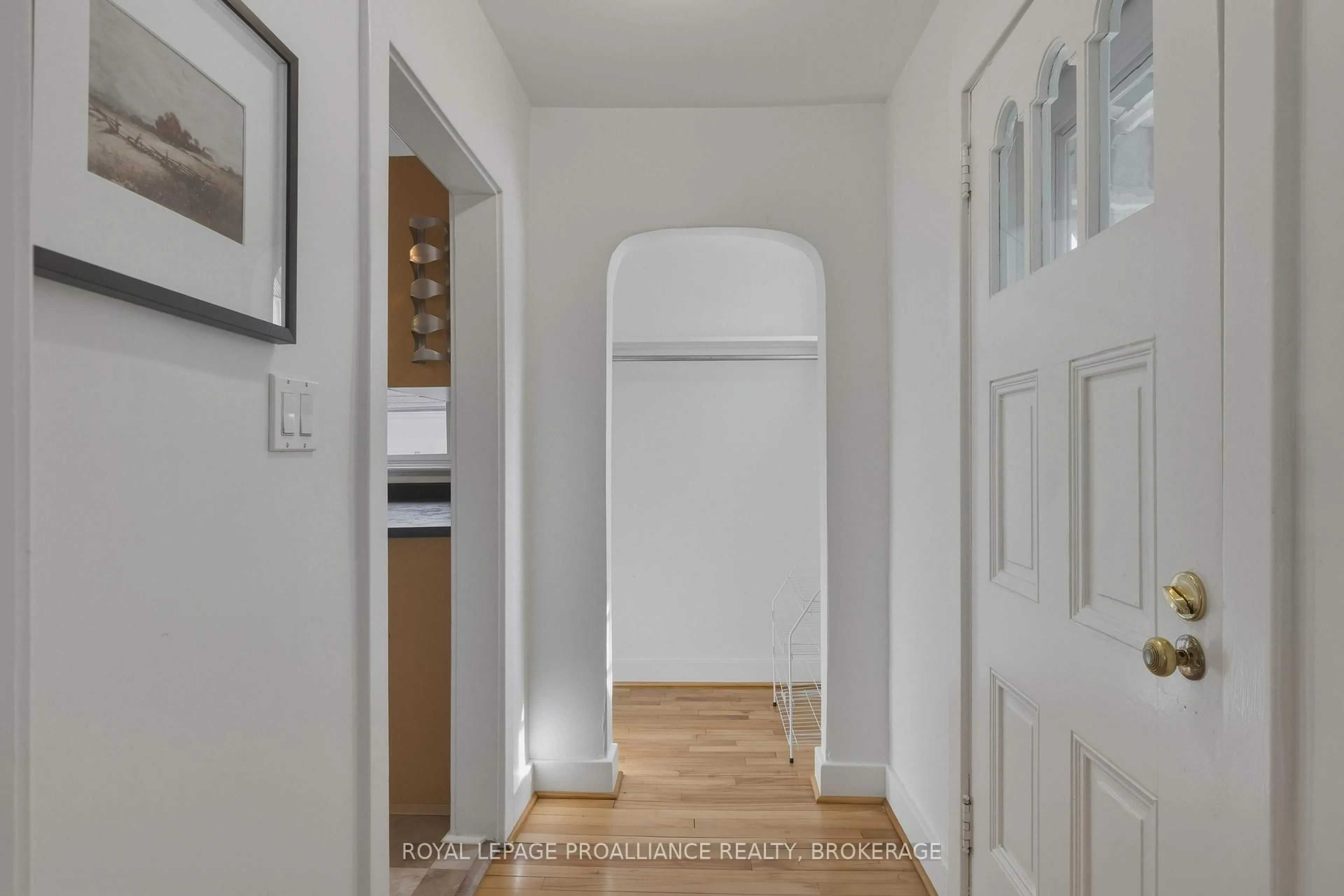 Indoor entryway for 59 Beverley St, Kingston Ontario K7L 3Y5