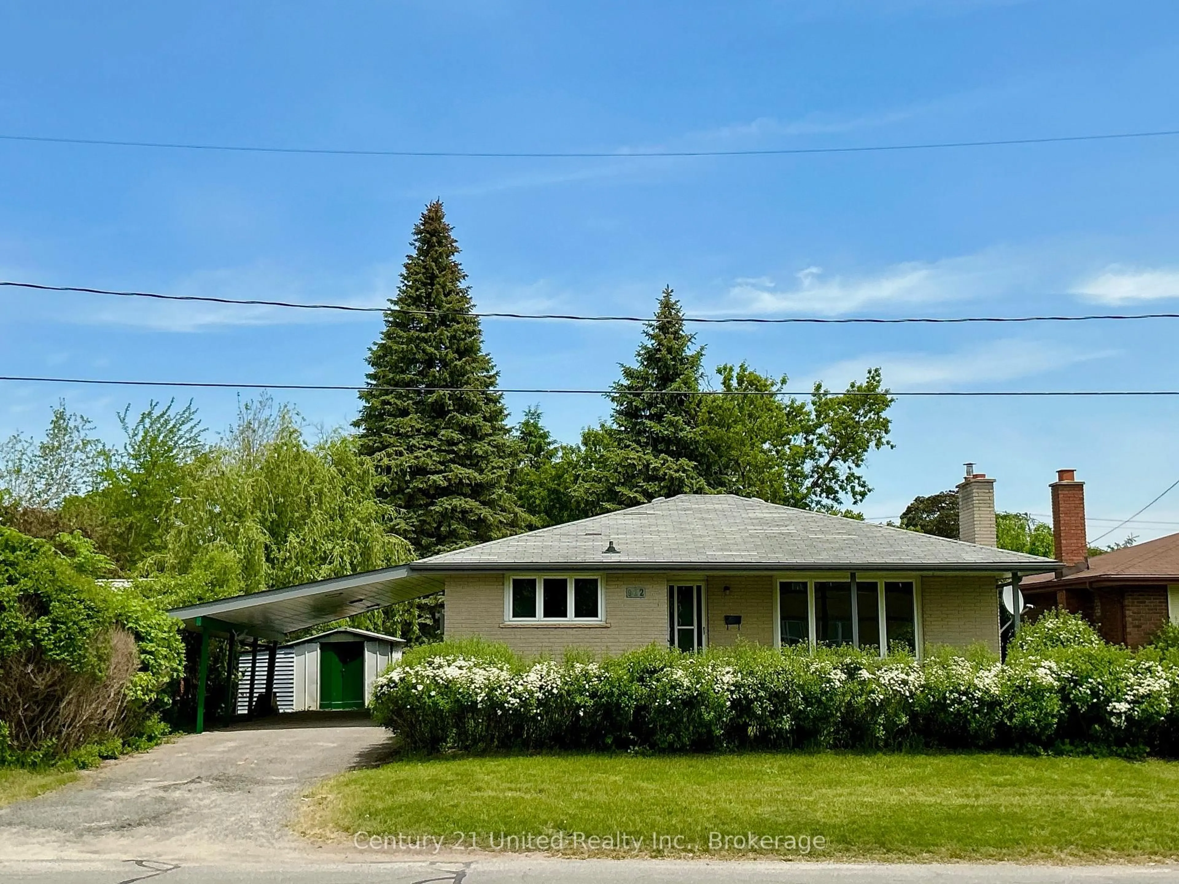 Home with vinyl exterior material, street for 922 Wightman Ave, Peterborough Ontario K9J 5W7