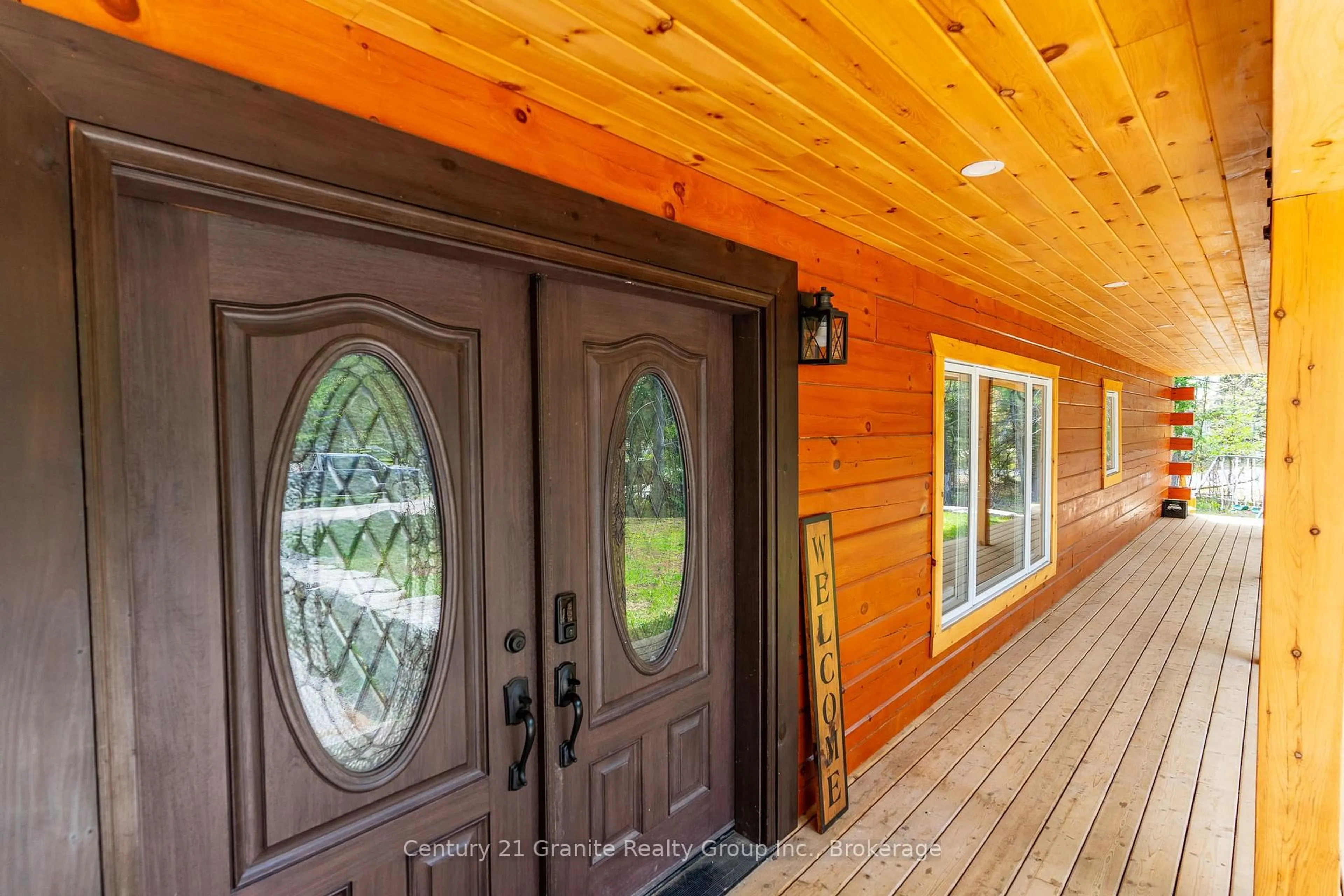 Indoor entryway for 1007 Winding Creek Rd, Minden Hills Ontario K0M 2K0