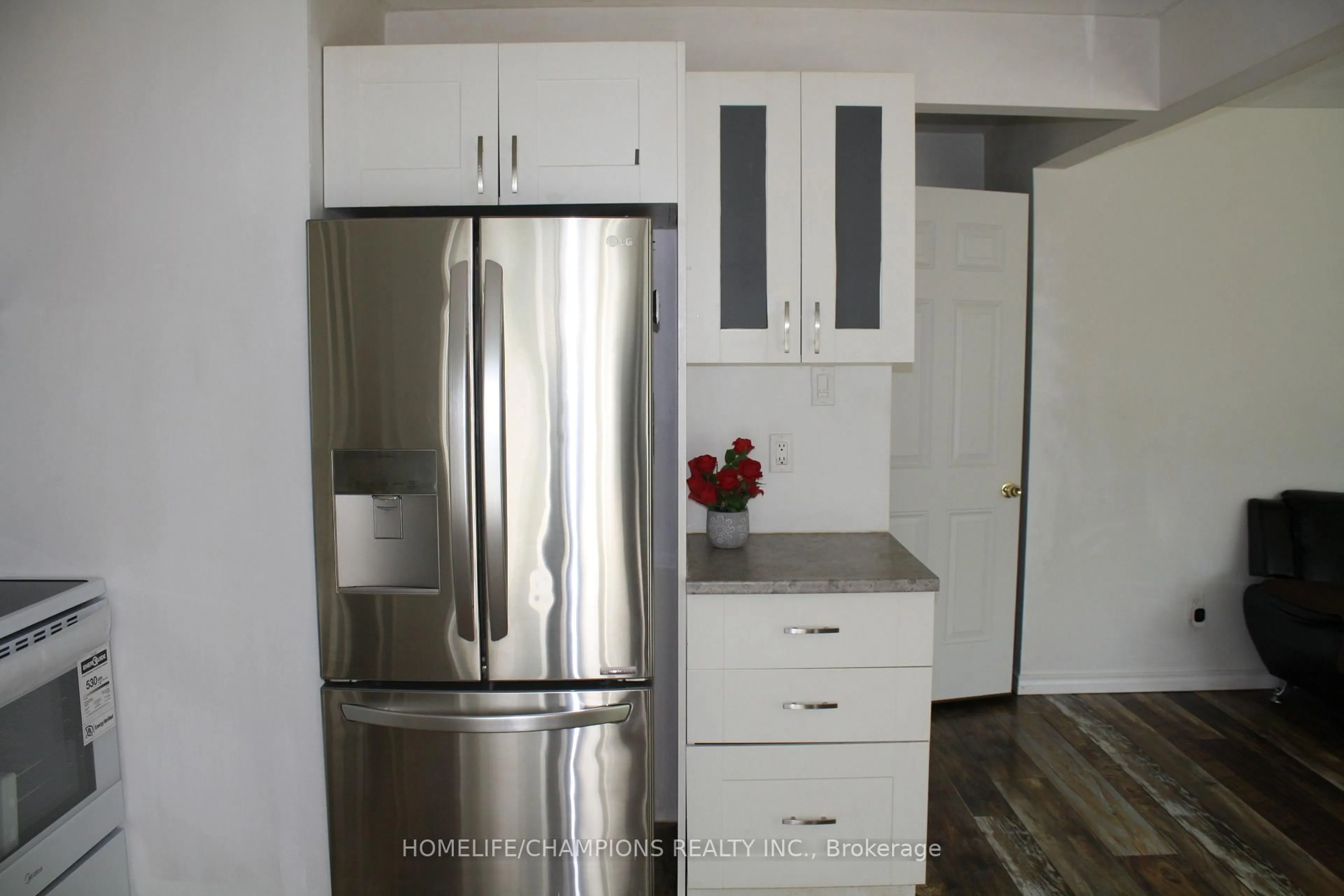 Standard kitchen, unknown for 711 OTONABEE Dr, Peterborough Ontario K9J 7P8