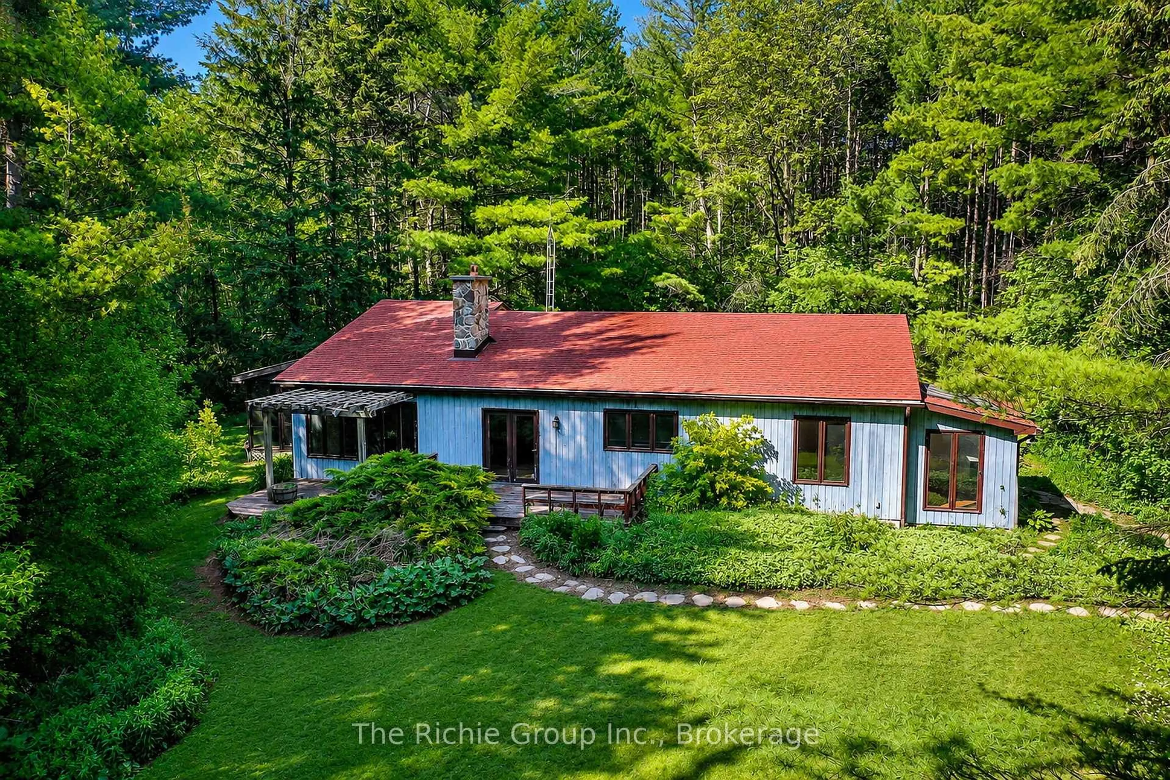 A pic from outside/outdoor area/front of a property/back of a property/a pic from drone, unknown for 247483 5 Sdrd, Mono Ontario L9W 6K8