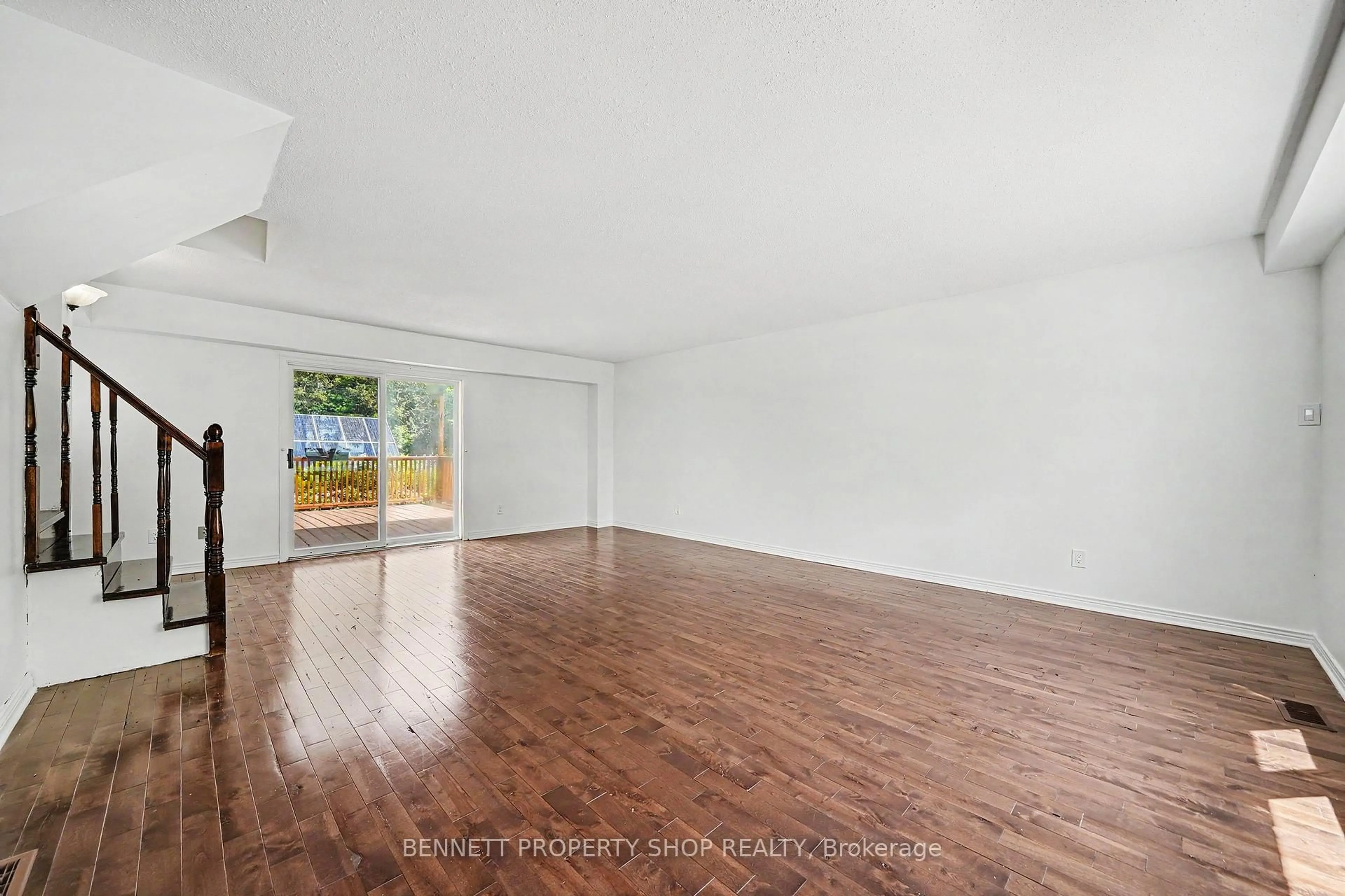 A pic of a room for 5410 Old Richmond Rd, Ottawa Ontario K2R 1G7