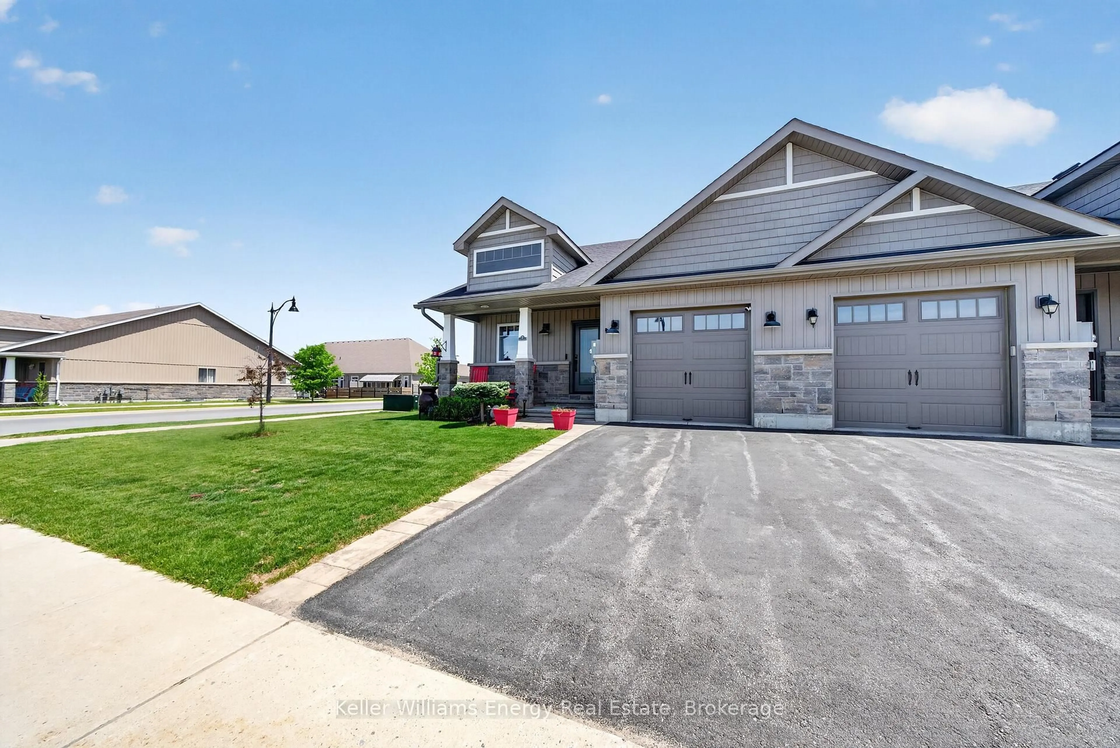 Home with vinyl exterior material, street for 7 Farrington Cres, Prince Edward County Ontario K0K 2T0
