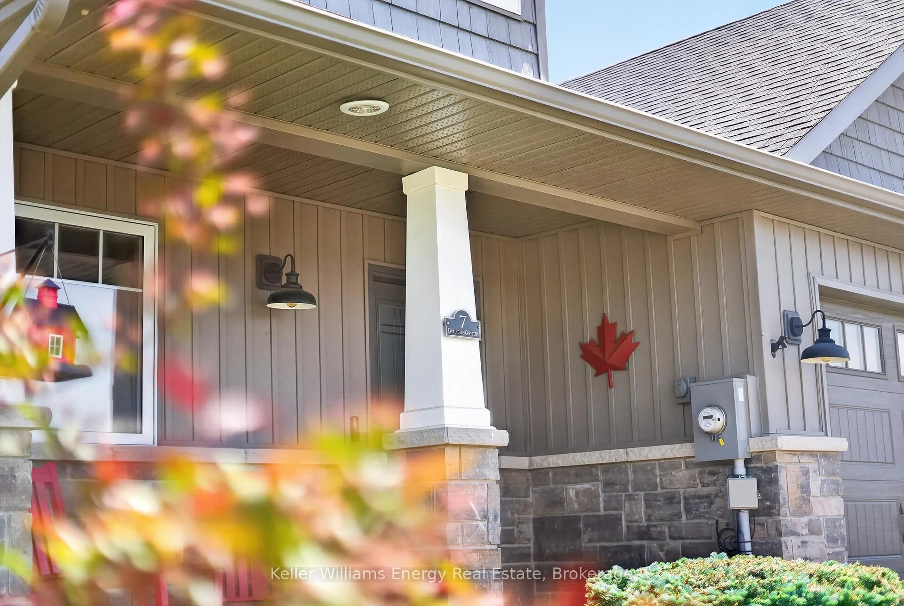 Home with vinyl exterior material, street for 7 Farrington Cres, Prince Edward County Ontario K0K 2T0