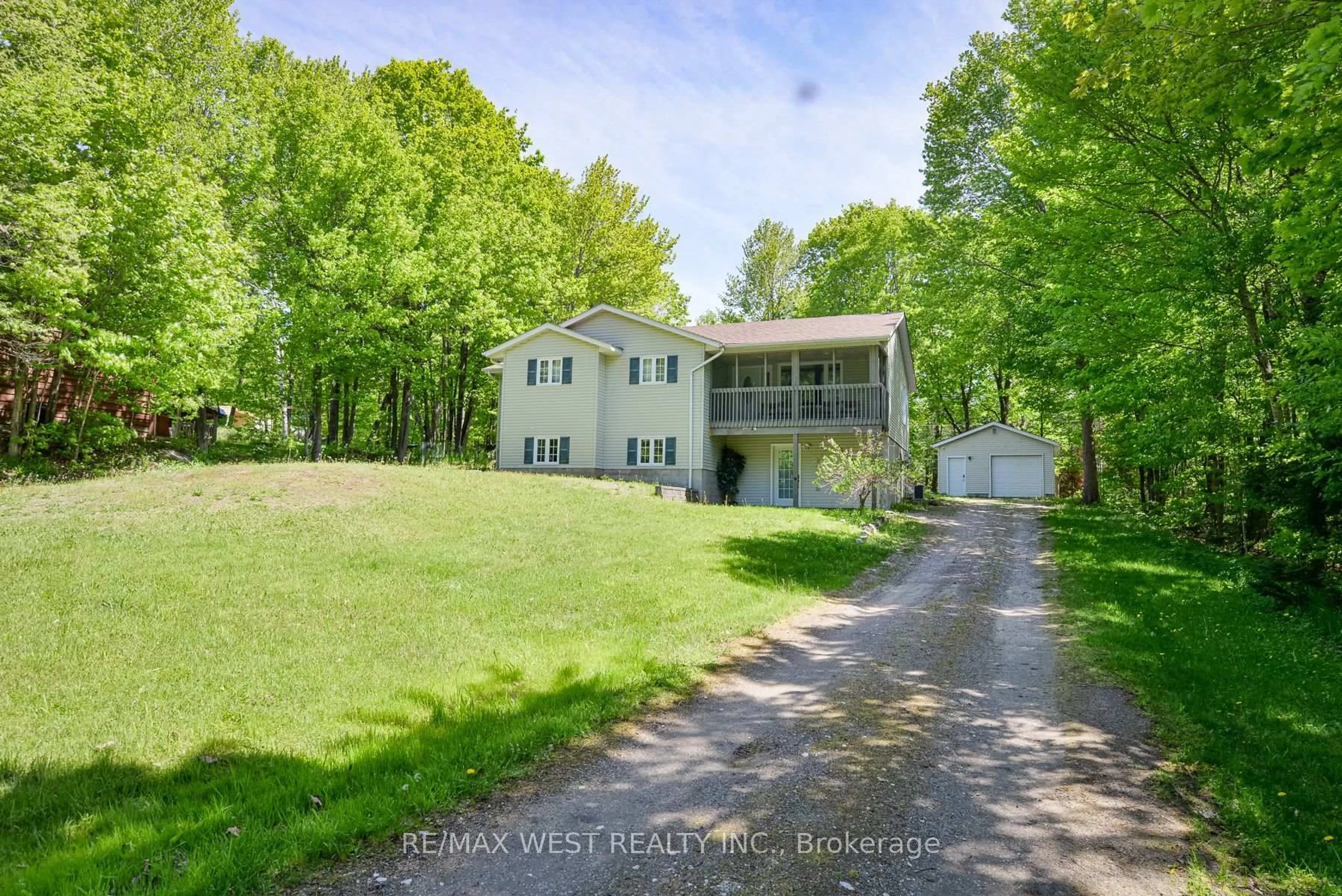 A pic from outside/outdoor area/front of a property/back of a property/a pic from drone, water/lake/river/ocean view for 1084 Bonnie Lake Rd, Bracebridge Ontario P1L 1W9