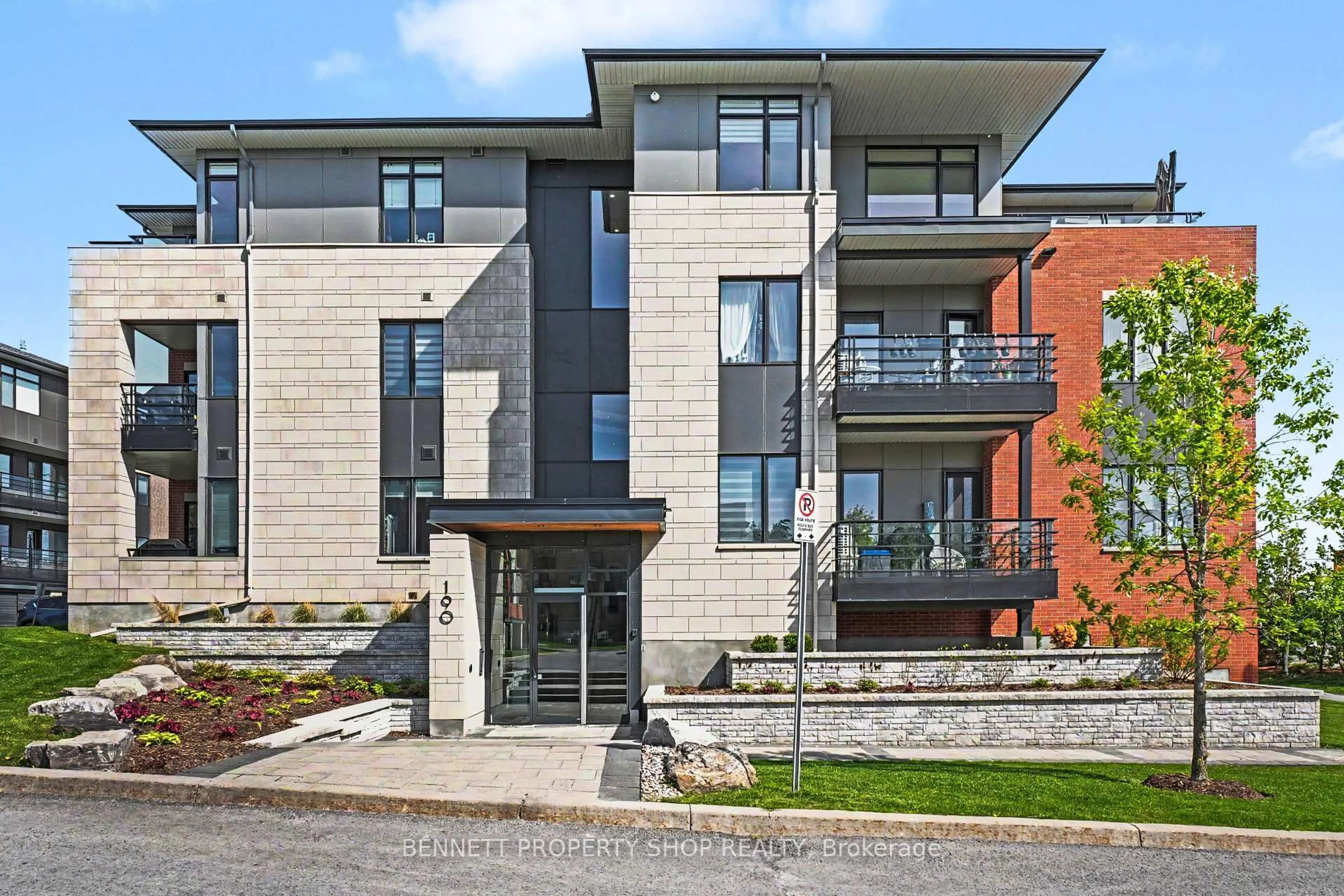 Home with brick exterior material, unknown for 190 Boundstone Way #202, Ottawa Ontario K2T 0M9