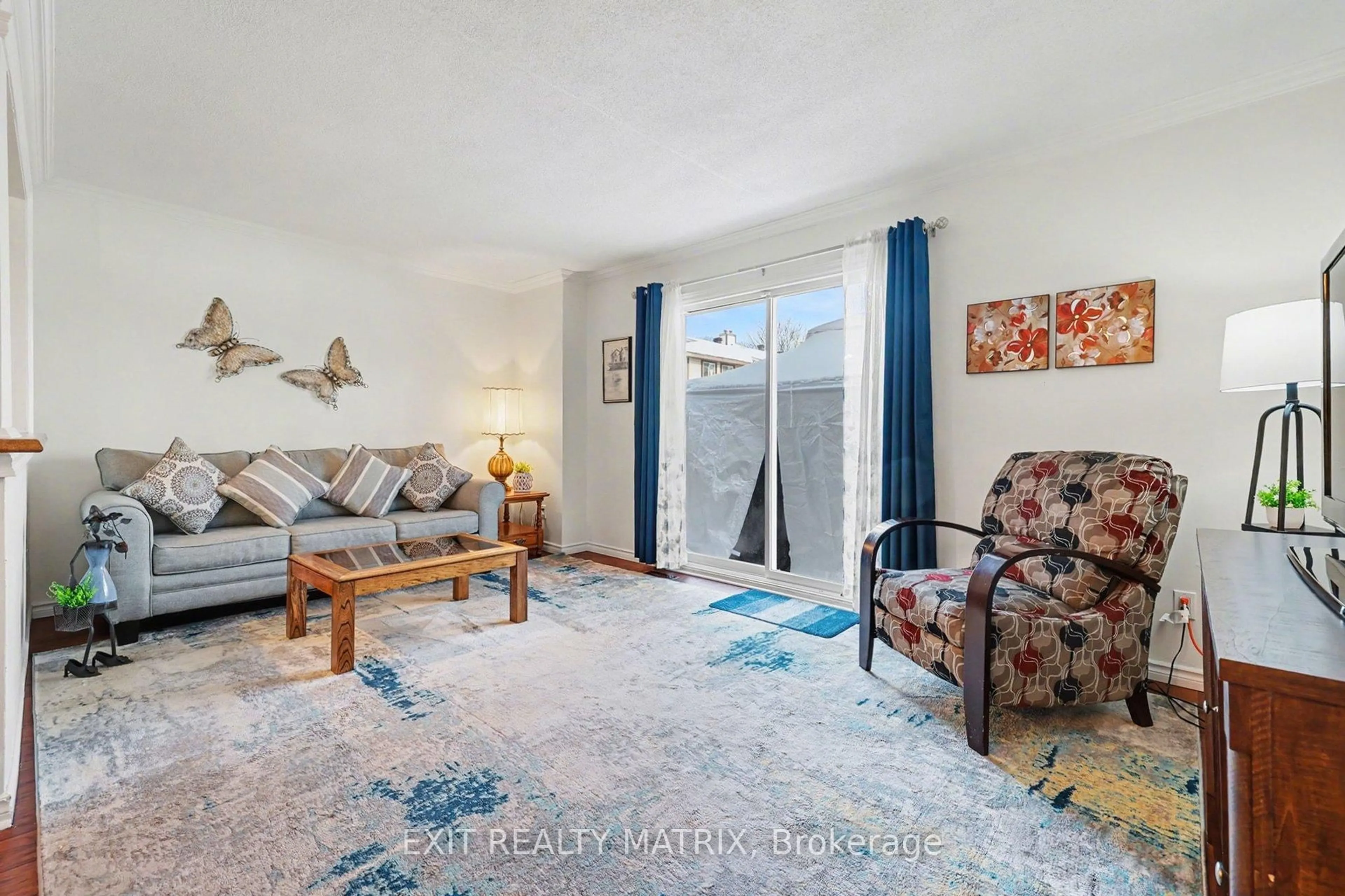 Living room with furniture, unknown for 112 Castlefrank Rd, Ottawa Ontario K2L 2Y8