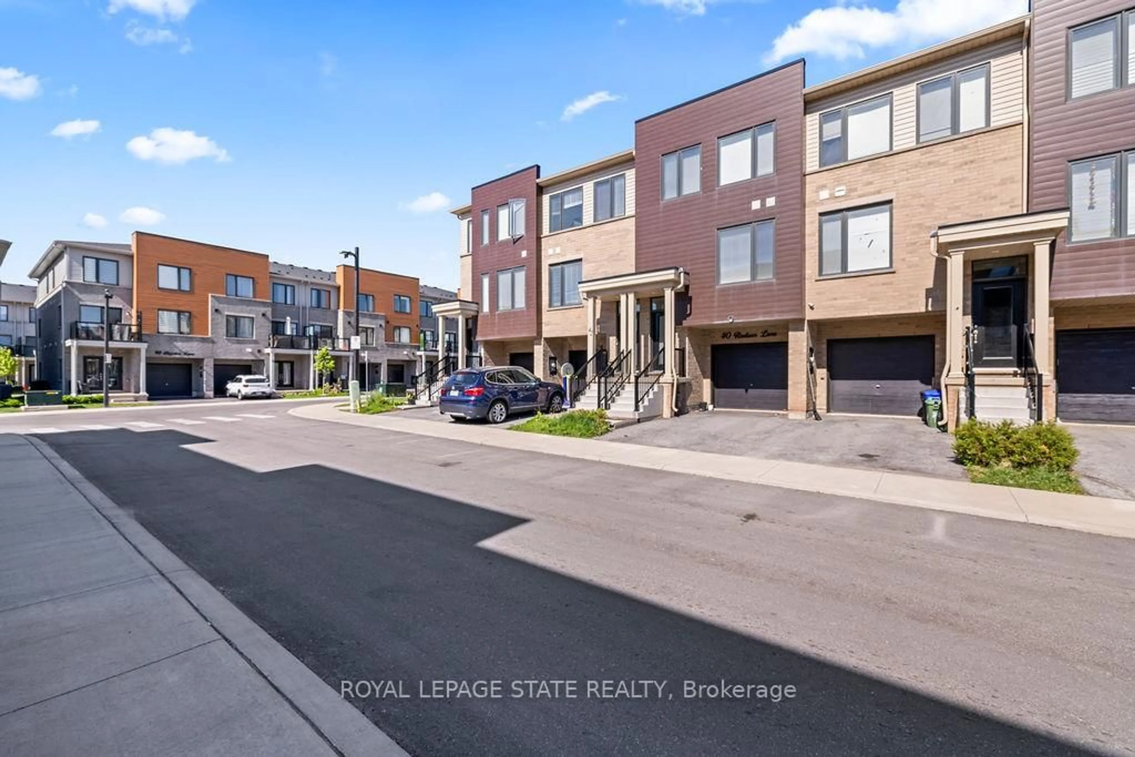 A pic from outside/outdoor area/front of a property/back of a property/a pic from drone, street for 40 Radison Lane, Hamilton Ontario L8H 0B5