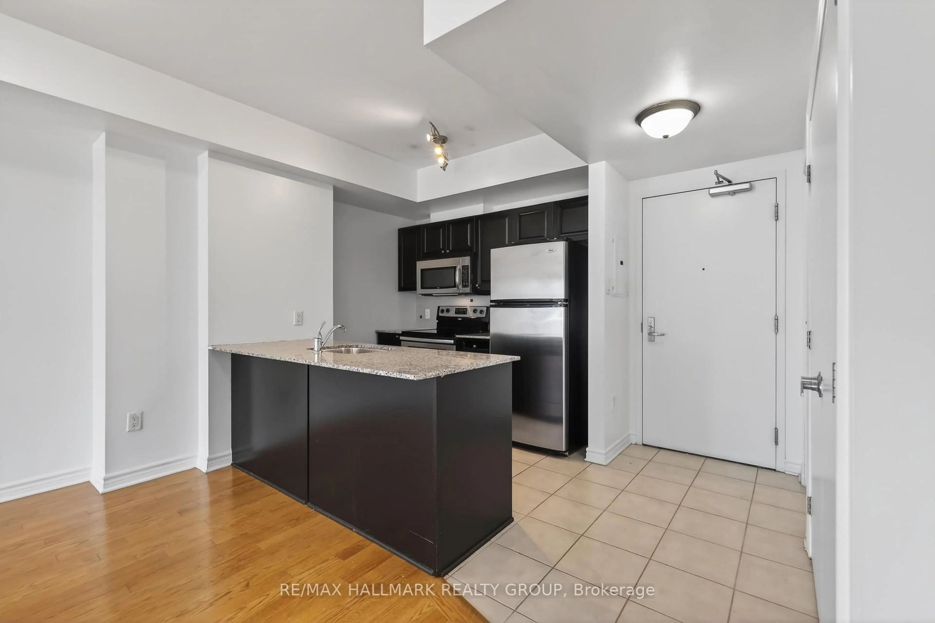Standard kitchen, unknown for 70 Landry St #1503, Ottawa Ontario K1L 0A8