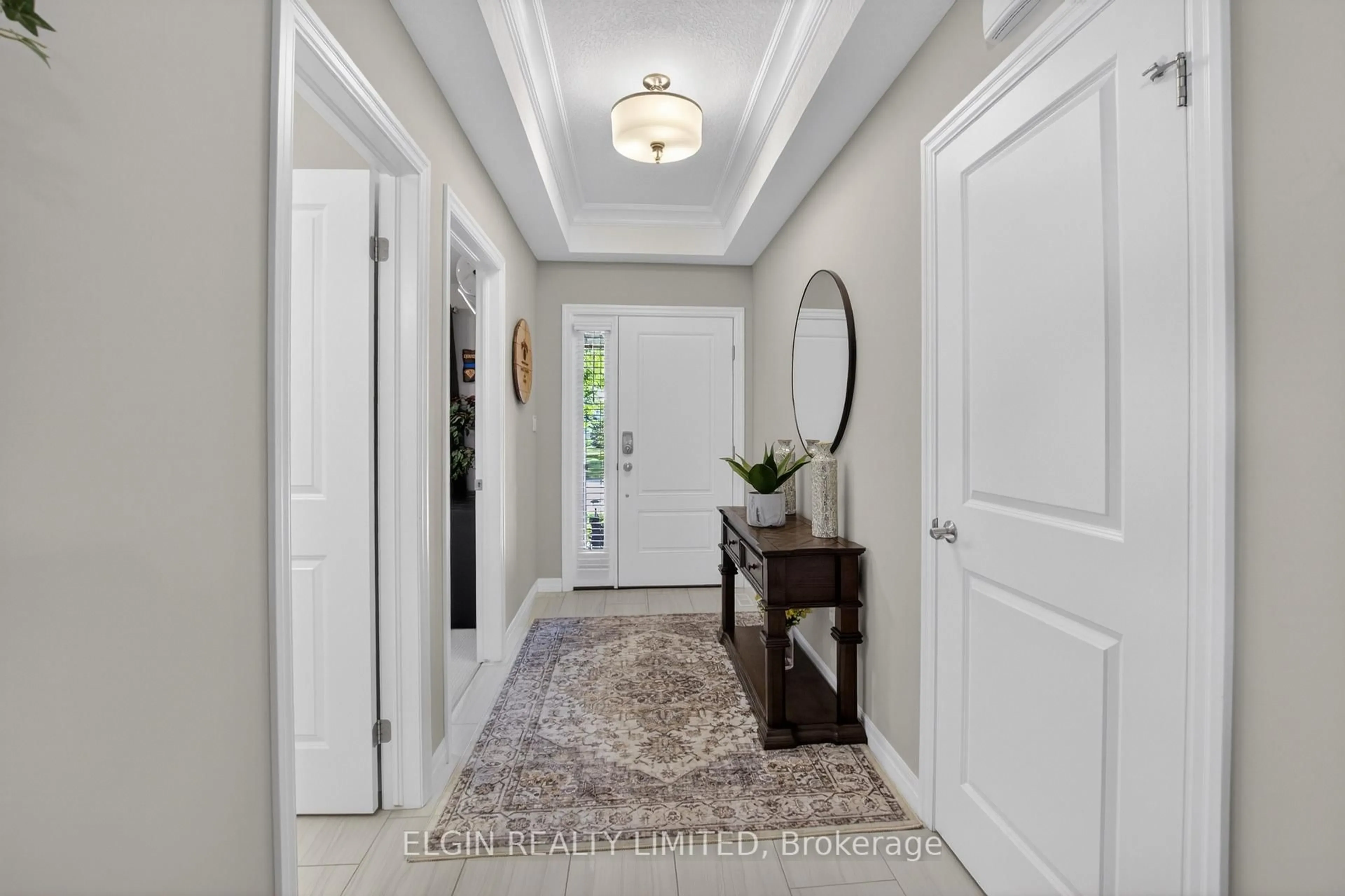 Indoor entryway for 234 Peach Tree Blvd #49, St. Thomas Ontario N5R 0G8