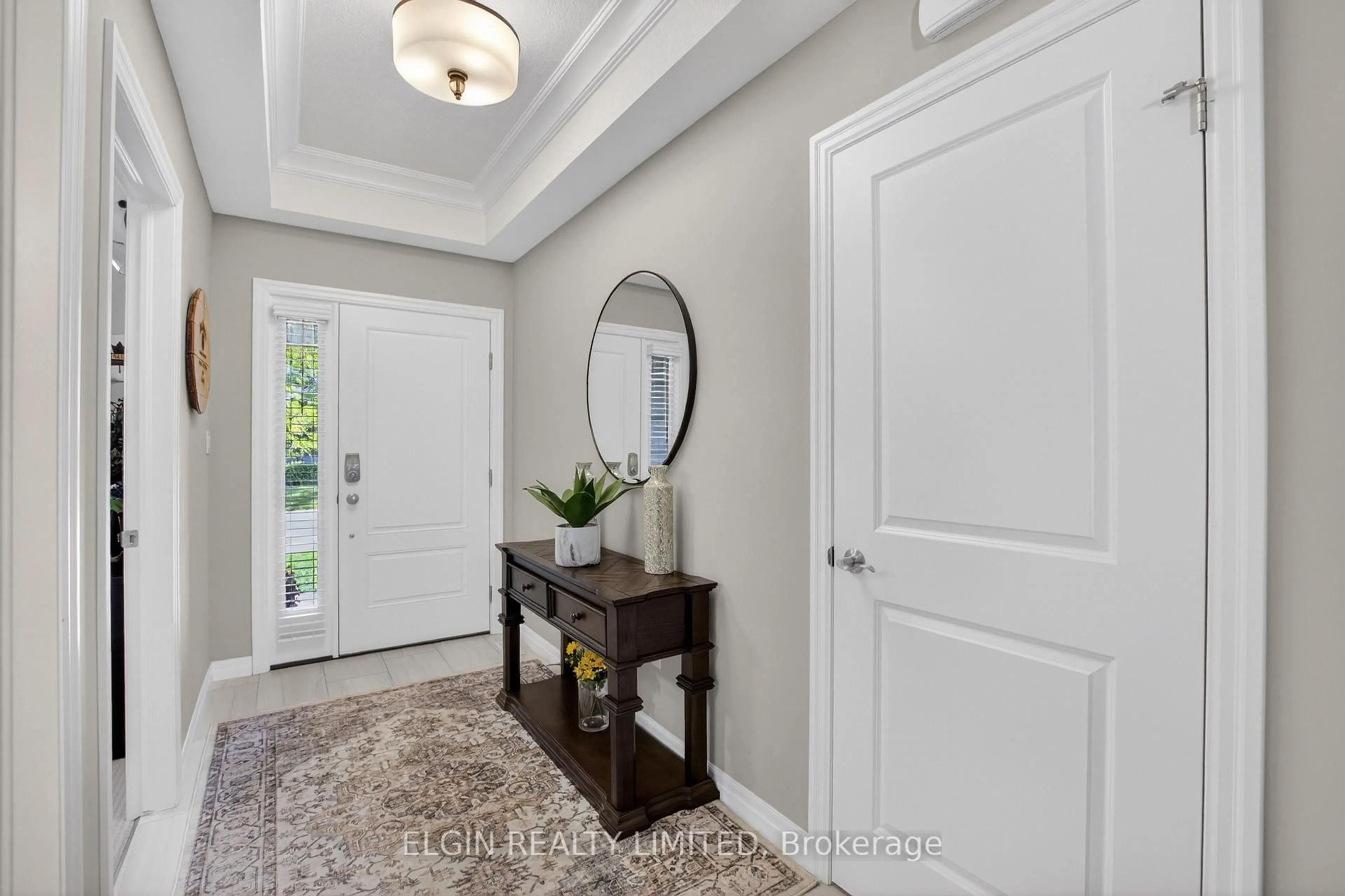 Indoor entryway for 234 Peach Tree Blvd #49, St. Thomas Ontario N5R 0G8