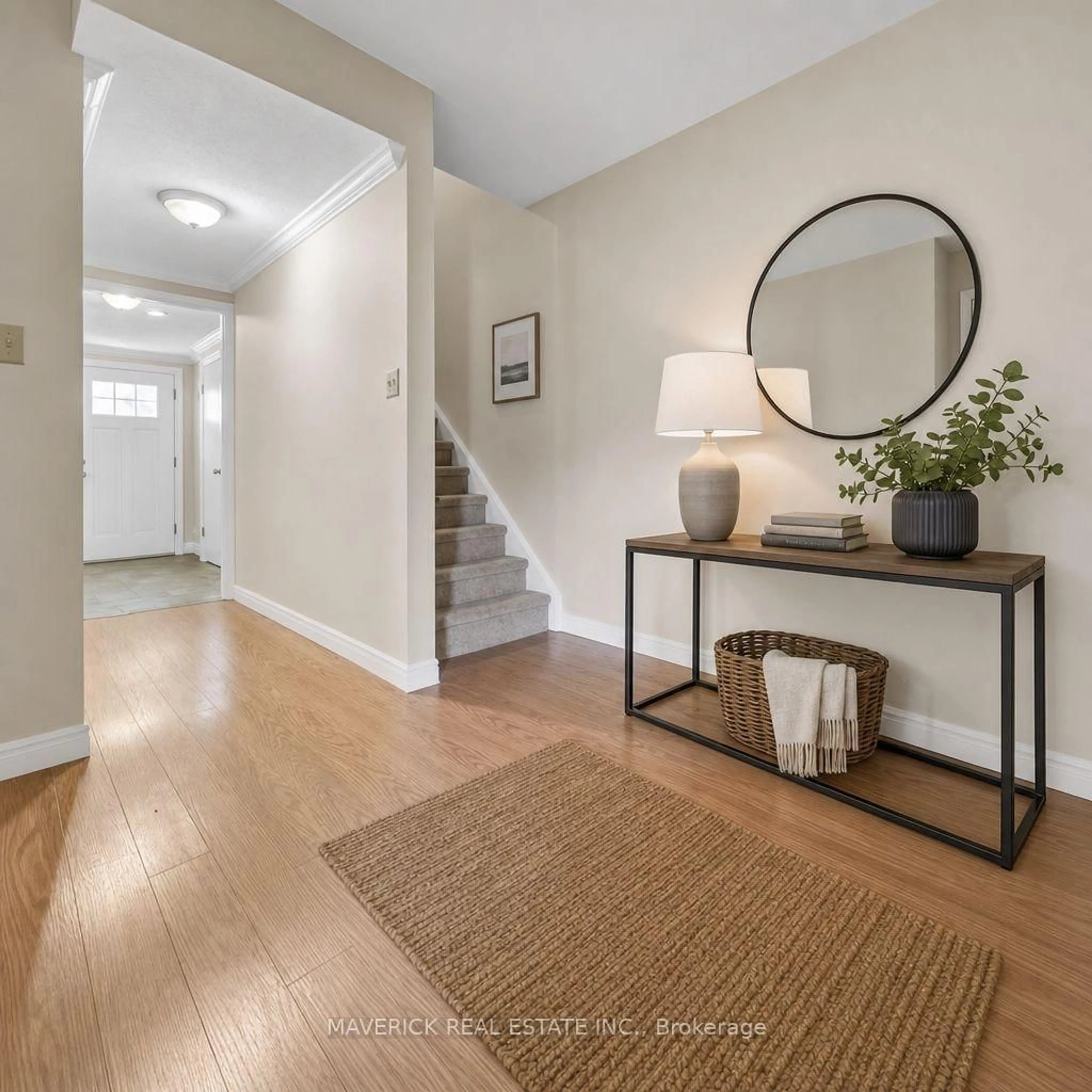 Indoor entryway for 536 Third St #49, London East Ontario N5V 4R5