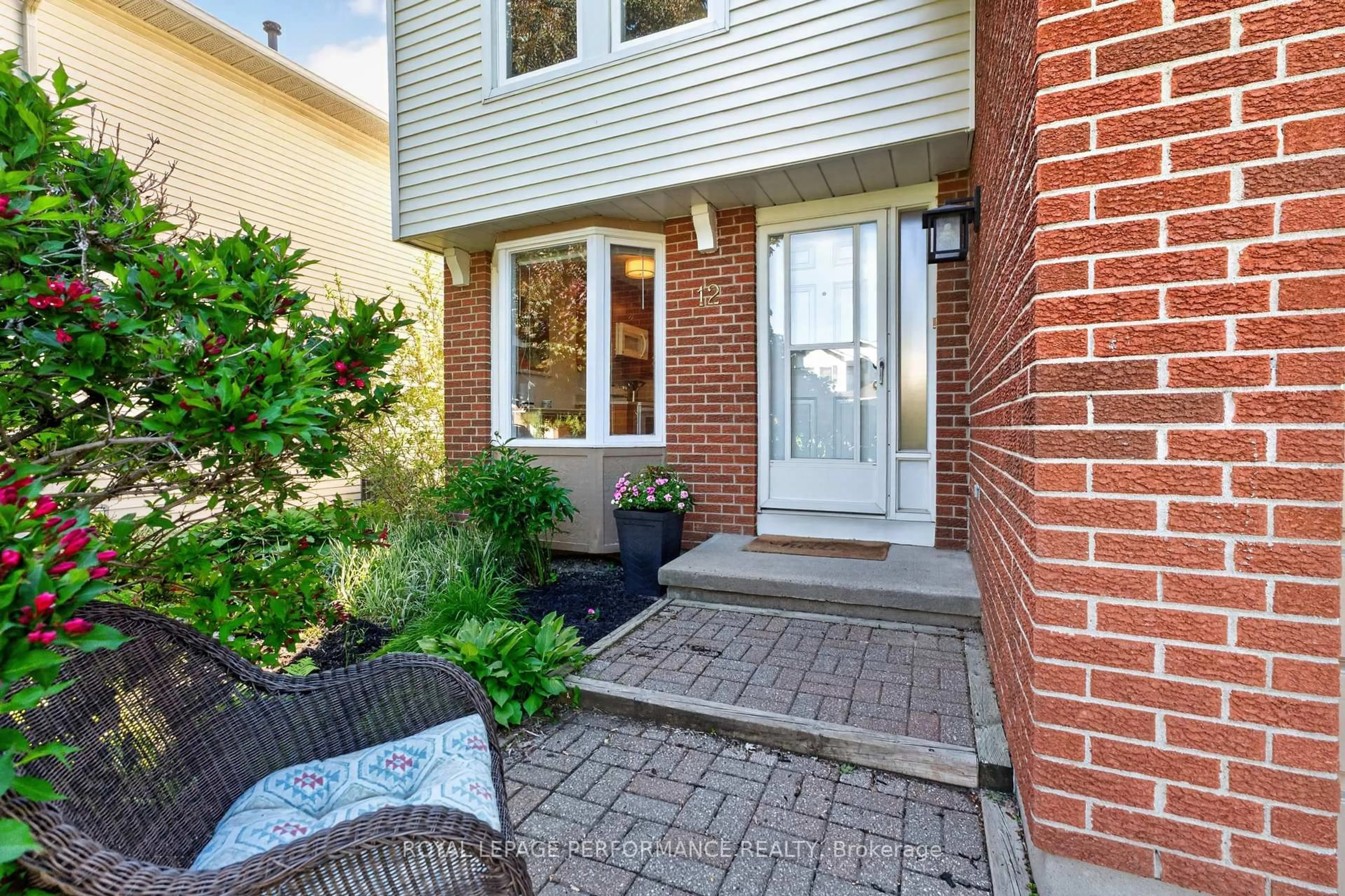 Unknown for 12 Barra Ave, Ottawa Ontario K2L 2R8