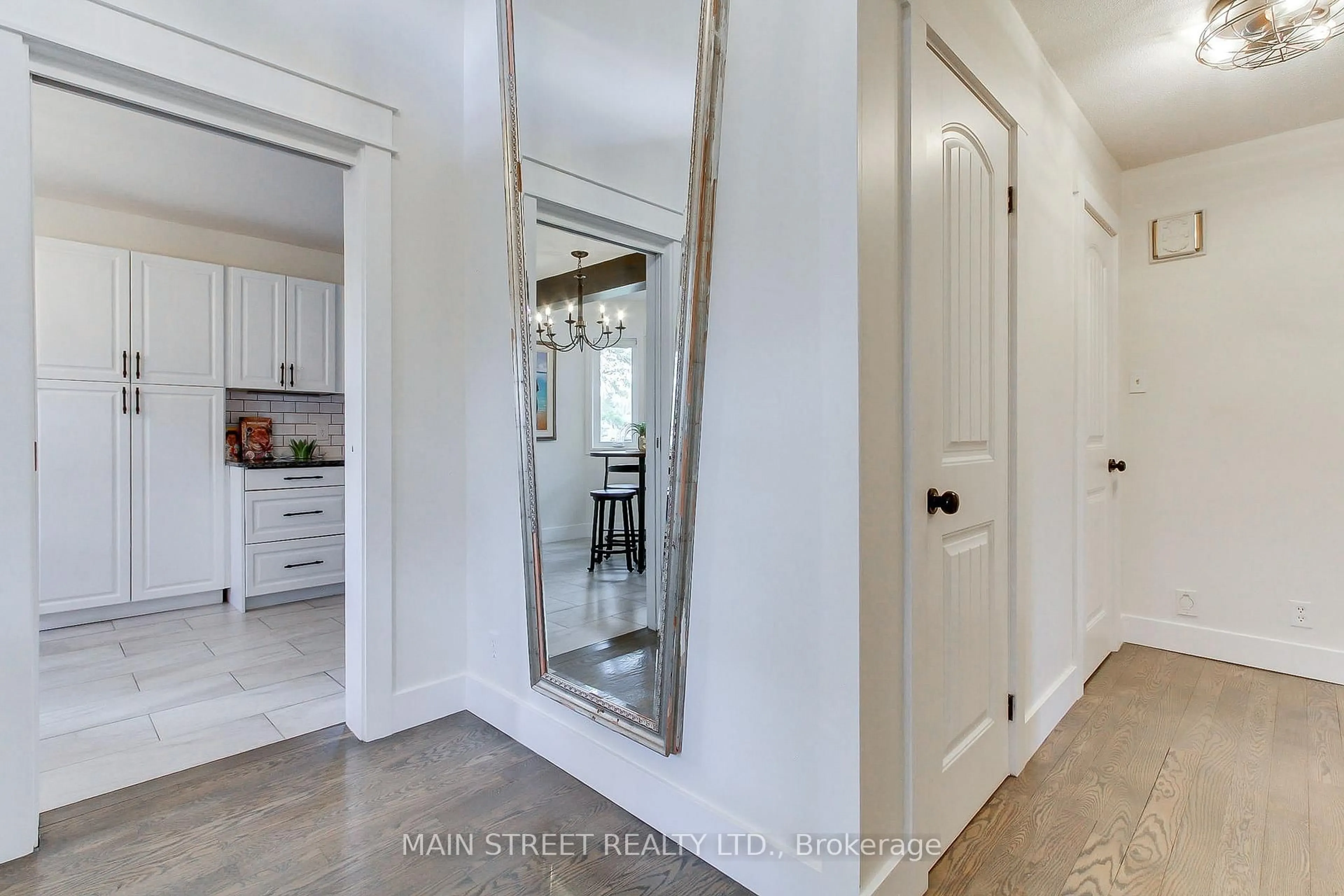 Indoor entryway for 24 Maple Grove Rd, Kawartha Lakes Ontario K9V 4R6
