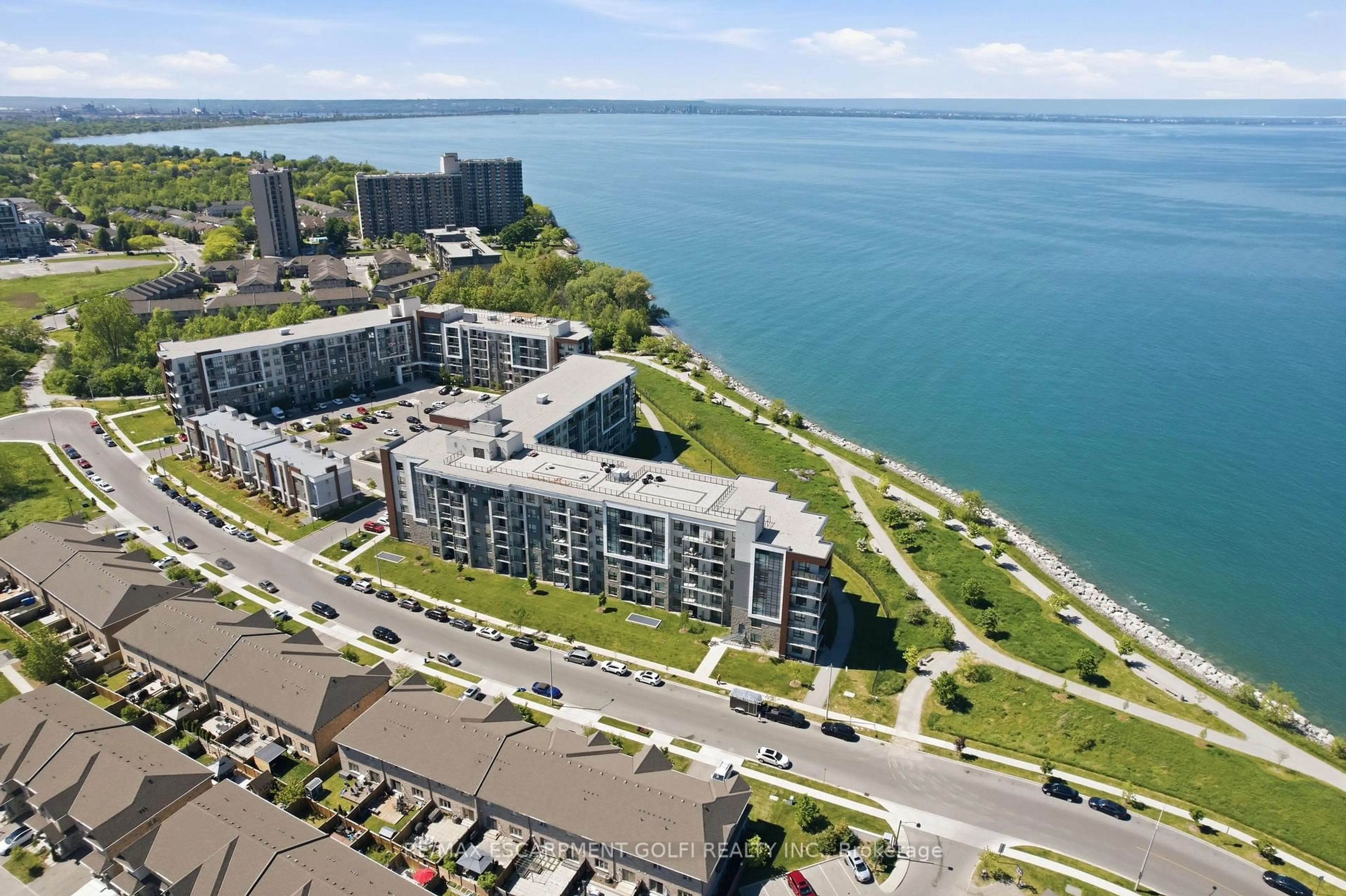 A pic from outside/outdoor area/front of a property/back of a property/a pic from drone, water/lake/river/ocean view for 101 SHOREVIEW Pl #129, Hamilton Ontario L8E 0K2