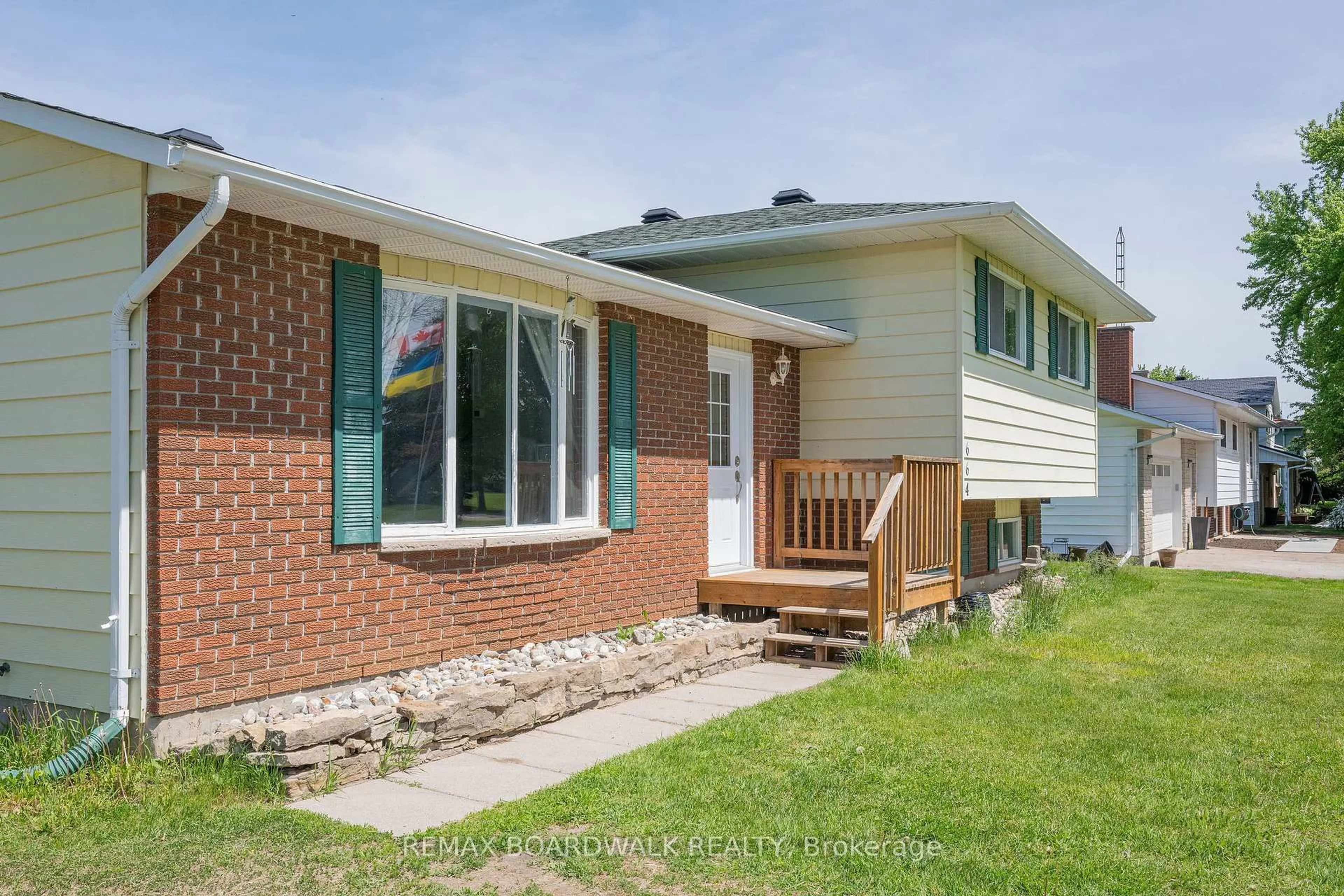 Home with brick exterior material, street for 664 Kitley Line 3 Rd, Elizabethtown-Kitley Ontario K0G 1G0