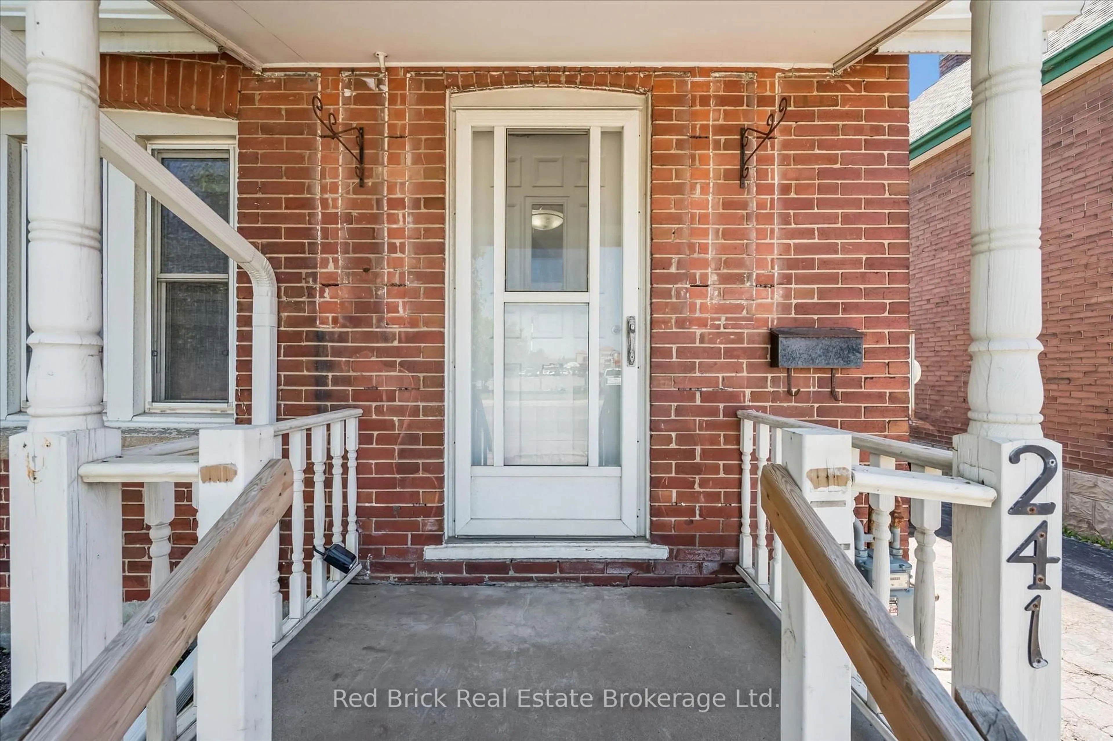 Indoor entryway for 241 Victoria Rd, Guelph Ontario N1E 5P9