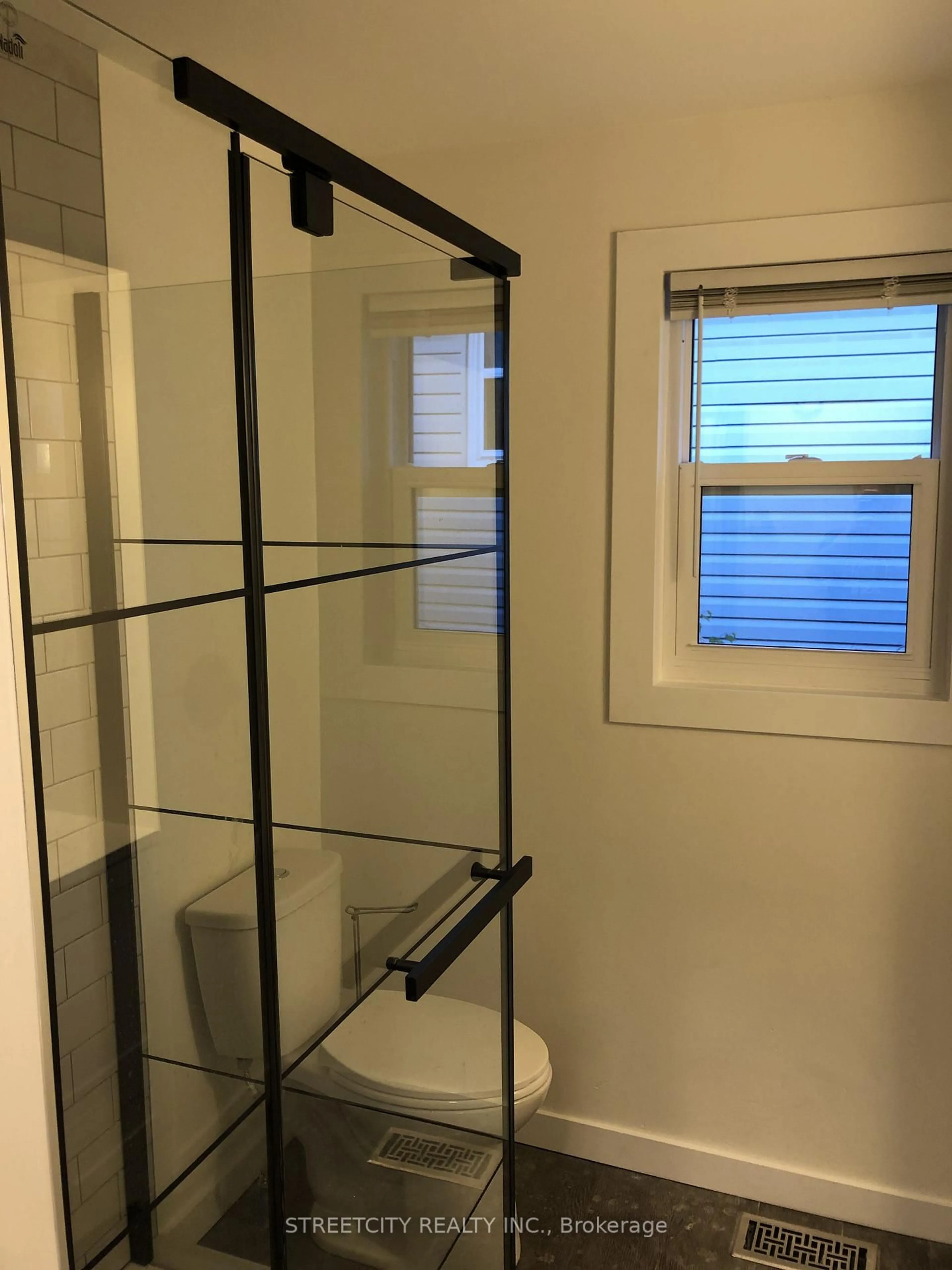 Standard bathroom, unknown for 163 Emerson St, London South Ontario N5Z 3L5
