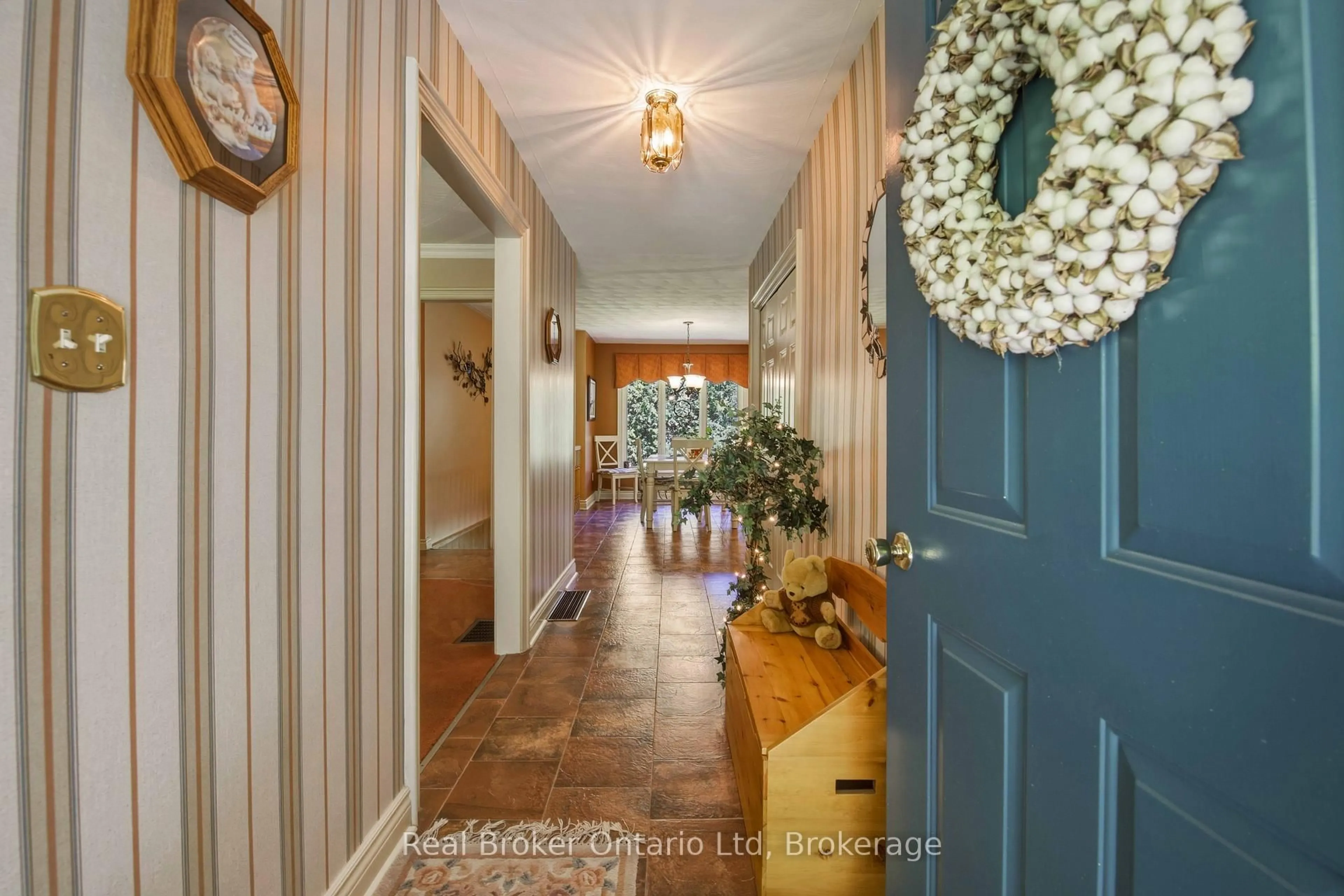 Indoor entryway for 222431 DERBY-KEPPEL Townline, Georgian Bluffs Ontario N4K 5N7