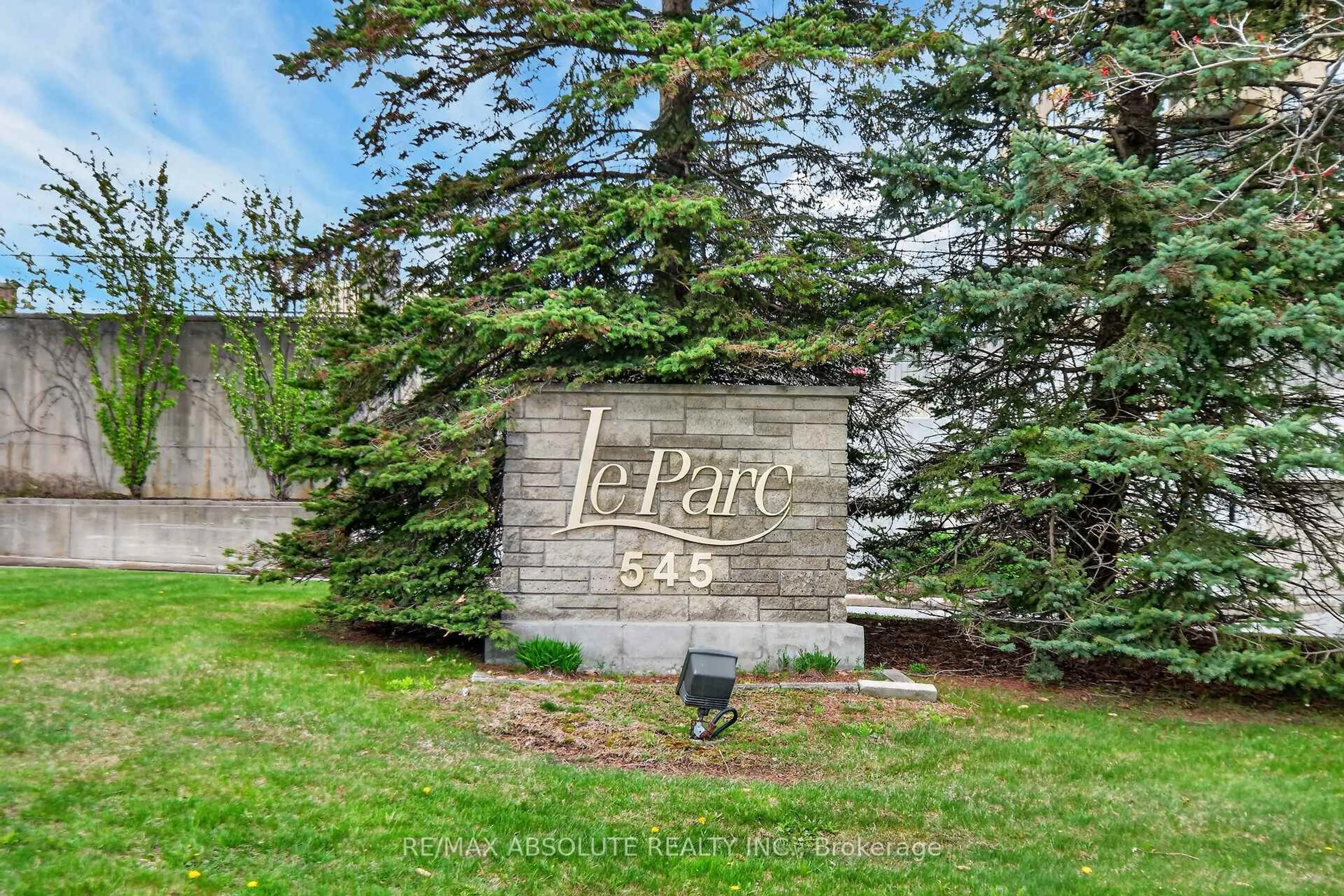 Patio, unknown for 545 St Laurent Blvd #806, Ottawa Ontario K1K 4H9
